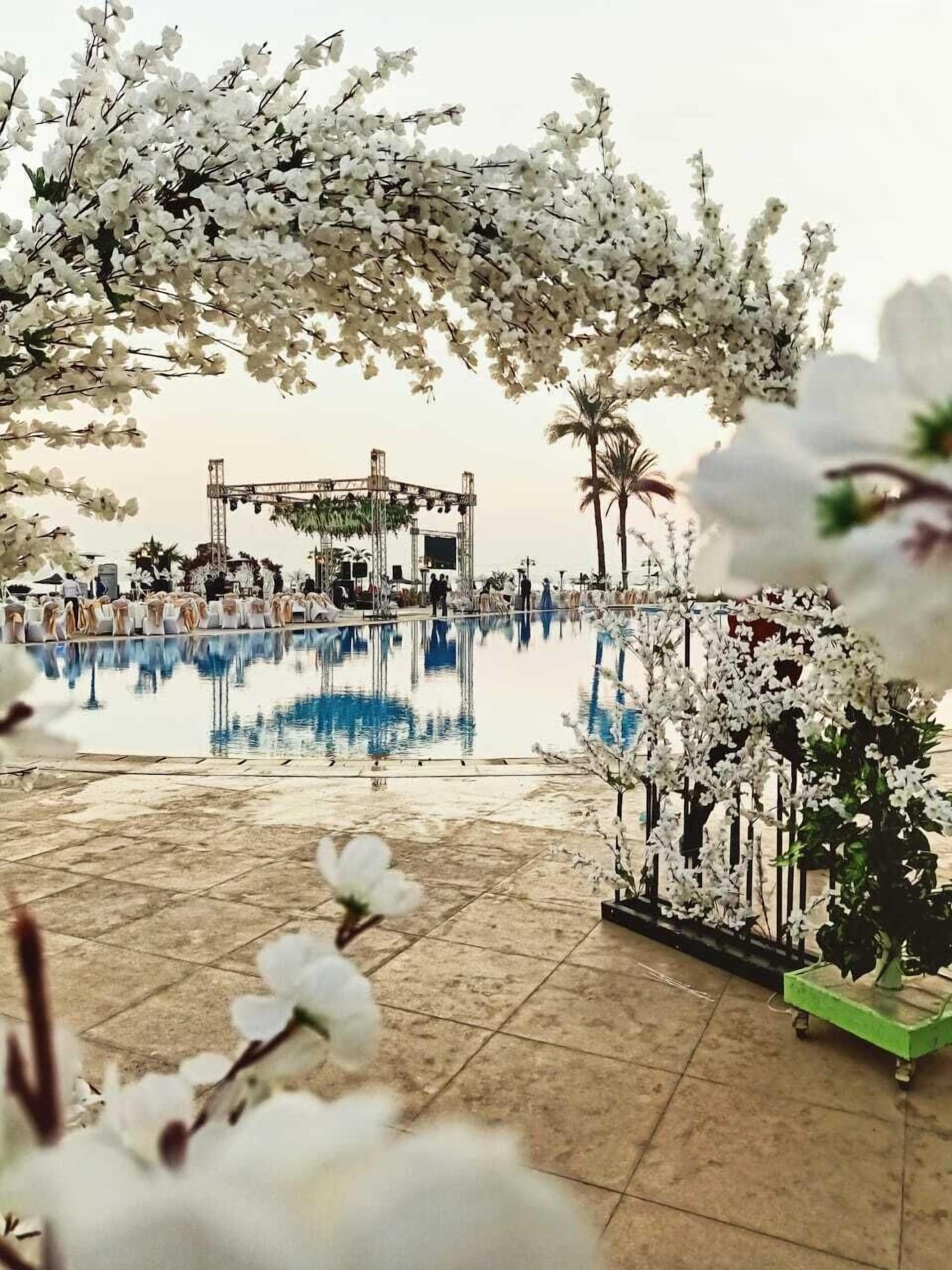 Vista Exterior Tolip El Forsan Hotel
