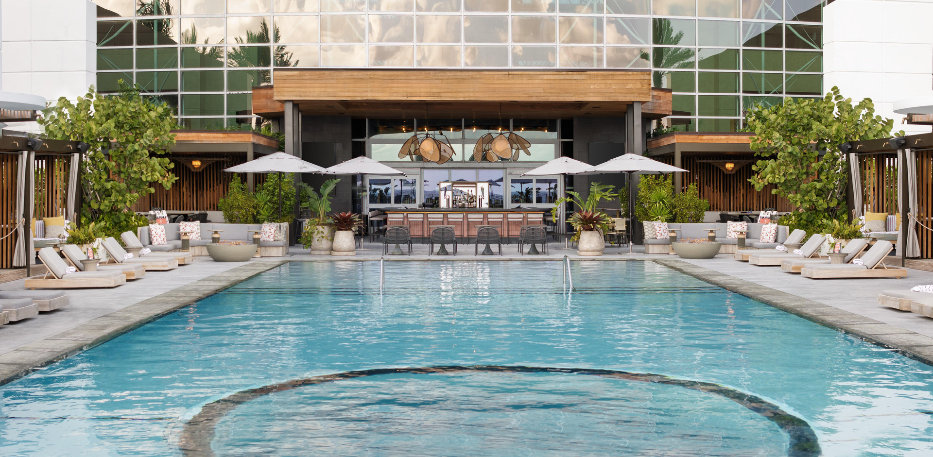 Vista Piscina Signia by Hilton Diplomat Beach Resort