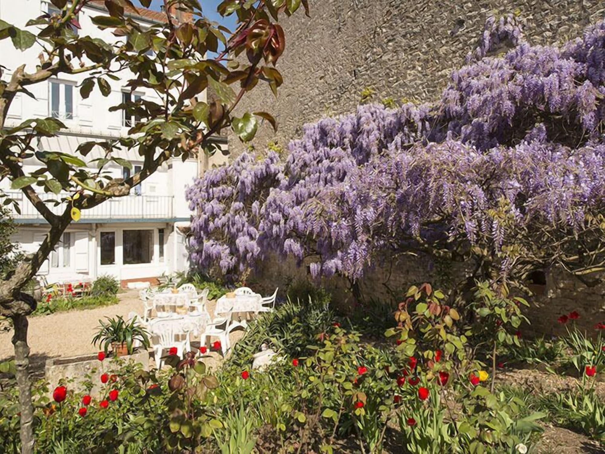 Instalaciones Recreativas Hôtel de La Ferté