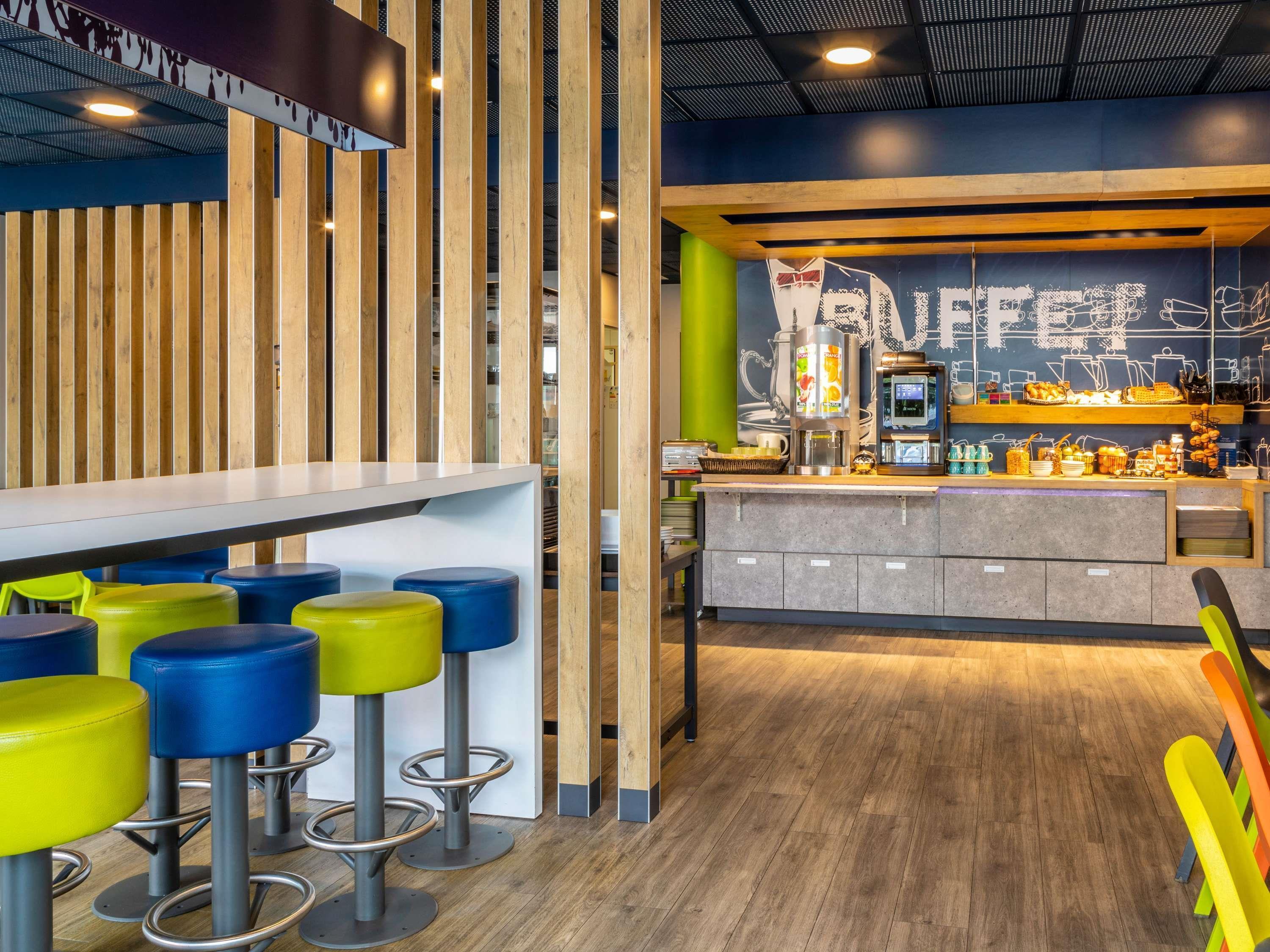 Varios ibis budget Paris Porte de Pantin