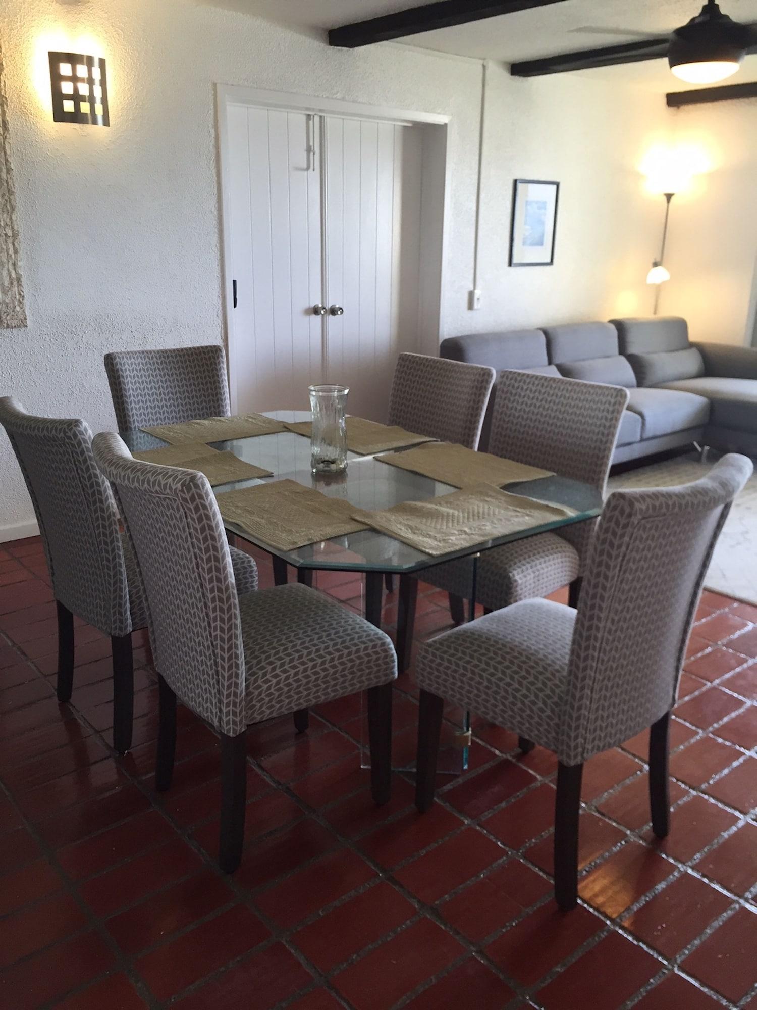 Restaurant Isla Vista Condo