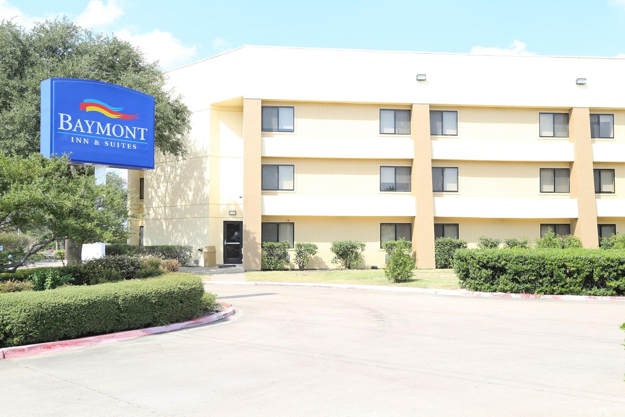 Vista Exterior Baymont by Wyndham Plano