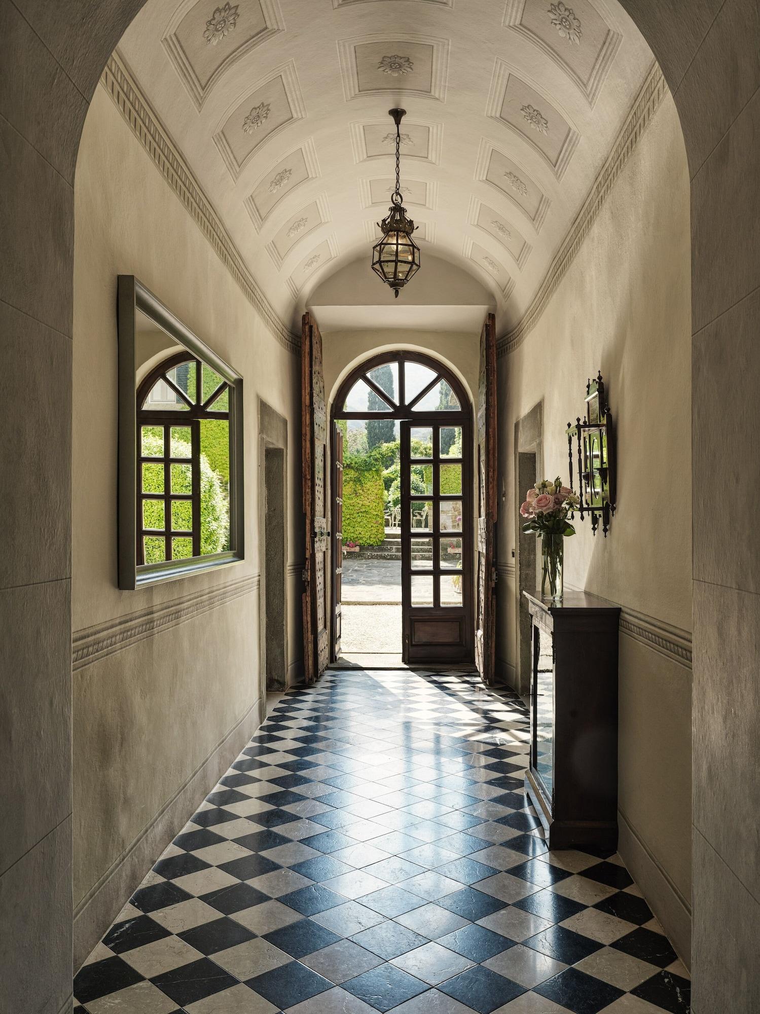 Vista Lobby Villa di Piazzano - Small Luxury Hotel of the World