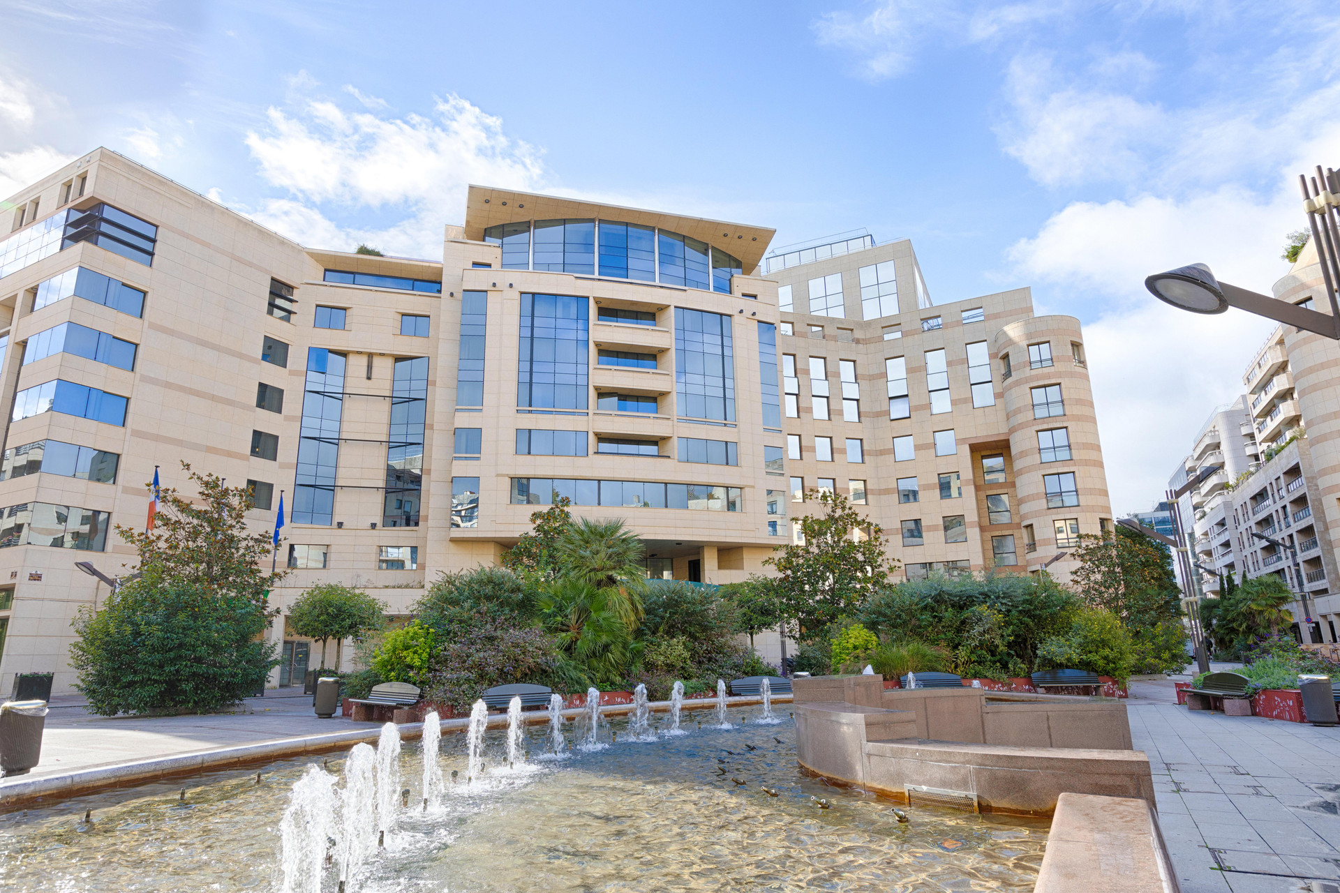 Vista Exterior Occidental Paris Levallois