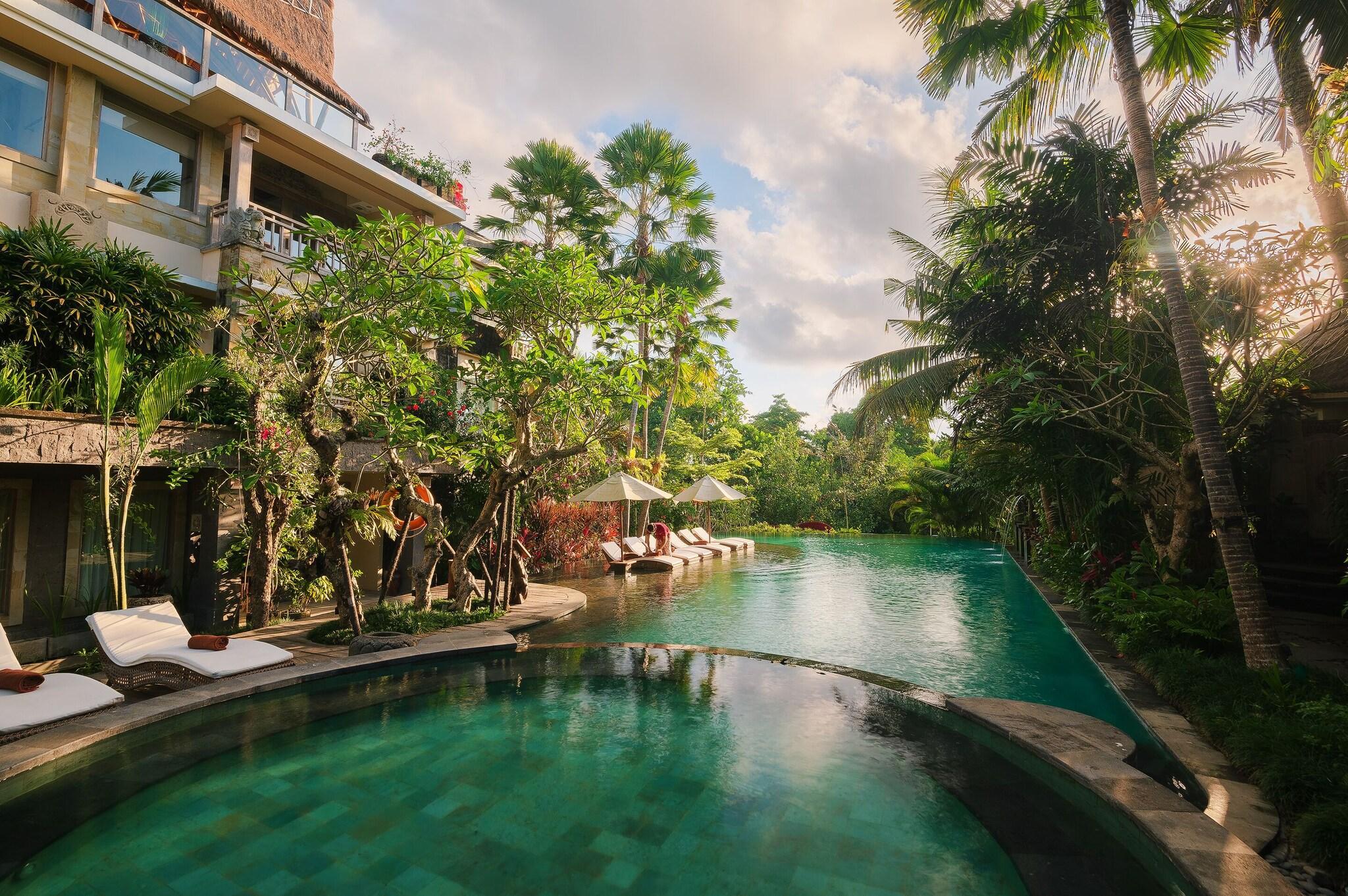 Vista Piscina The Udaya Resorts and Spa