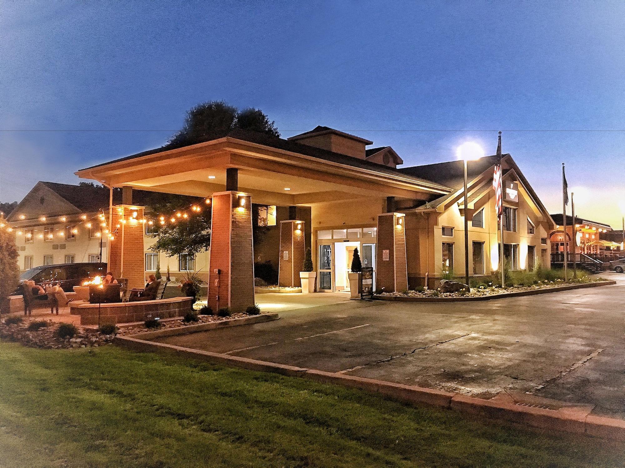 Vista Exterior Country Inn & Suites by Radisson, Rochester-Pittsford/Brighton, NY