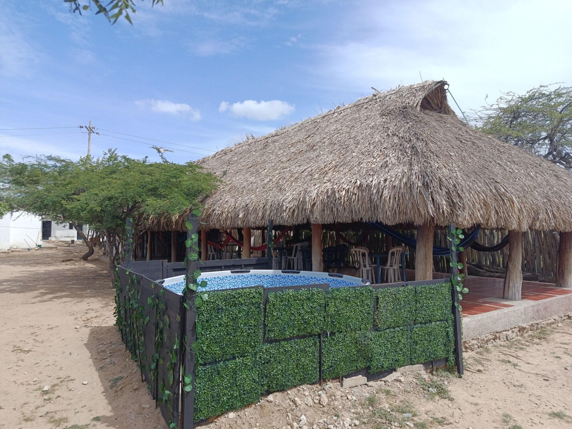 Varios Hostal CQ Camarones