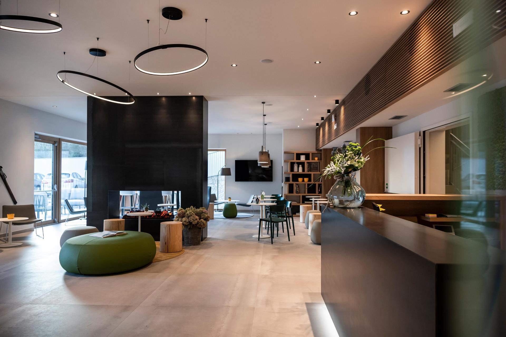 Vista Lobby Be Place