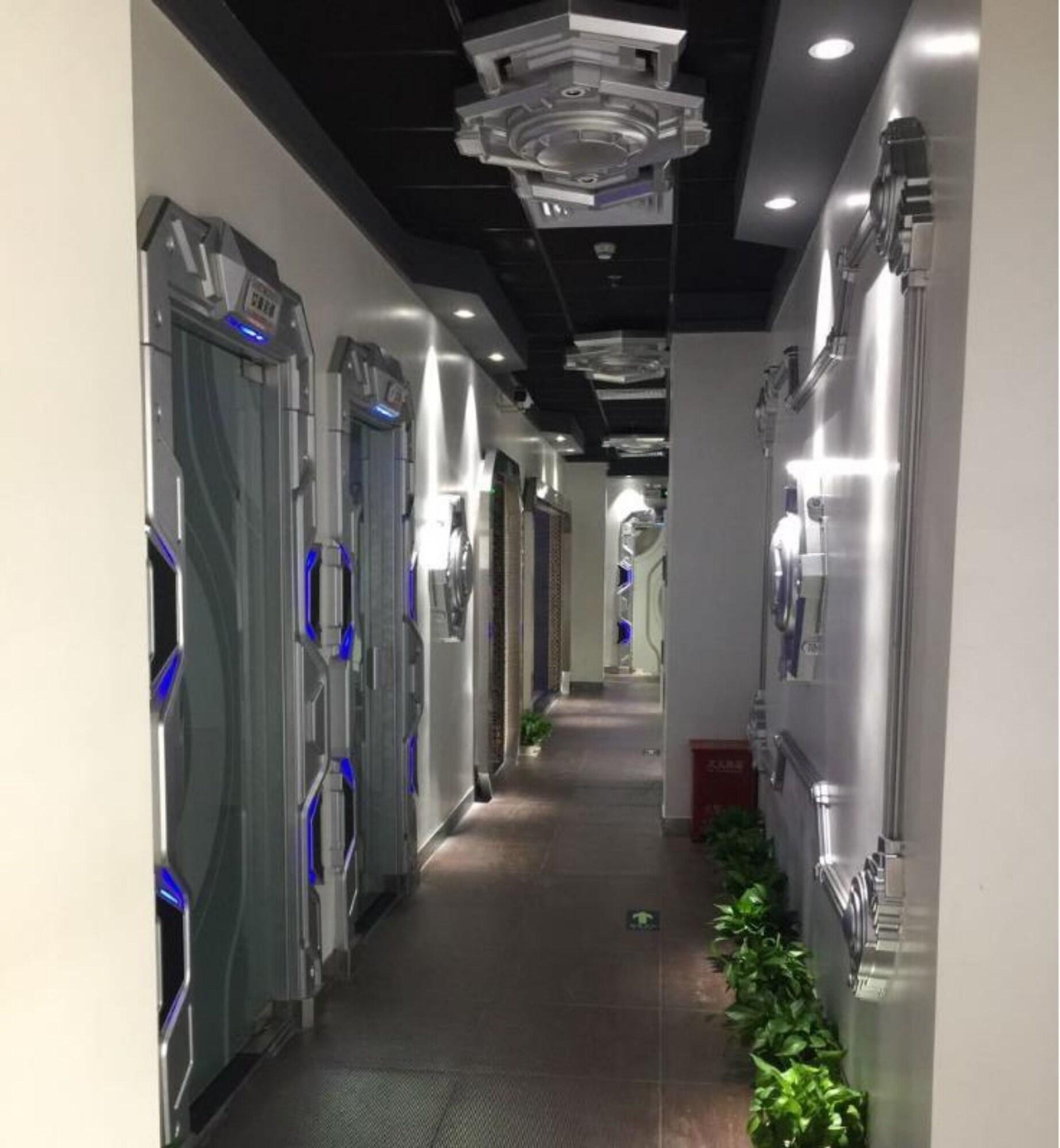 Varios Shenzhen Dreamers Capsule Hotel