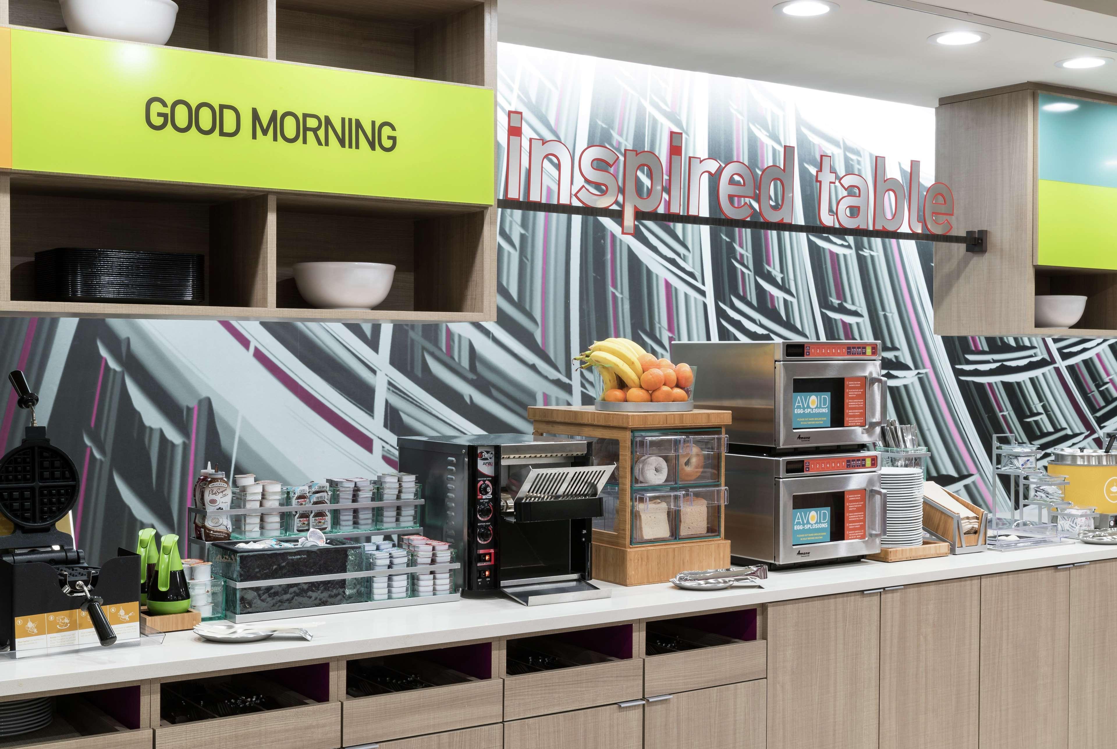 Restaurant Home2 Suites by Hilton Orlando Airport