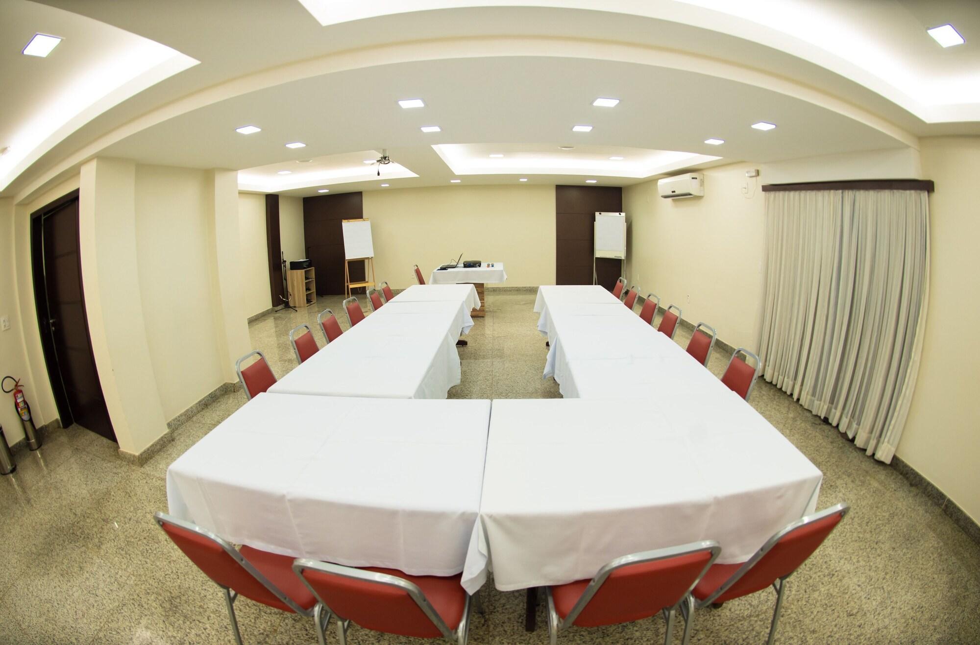 Centro de Negocios Hotel Eldorado Paracatu