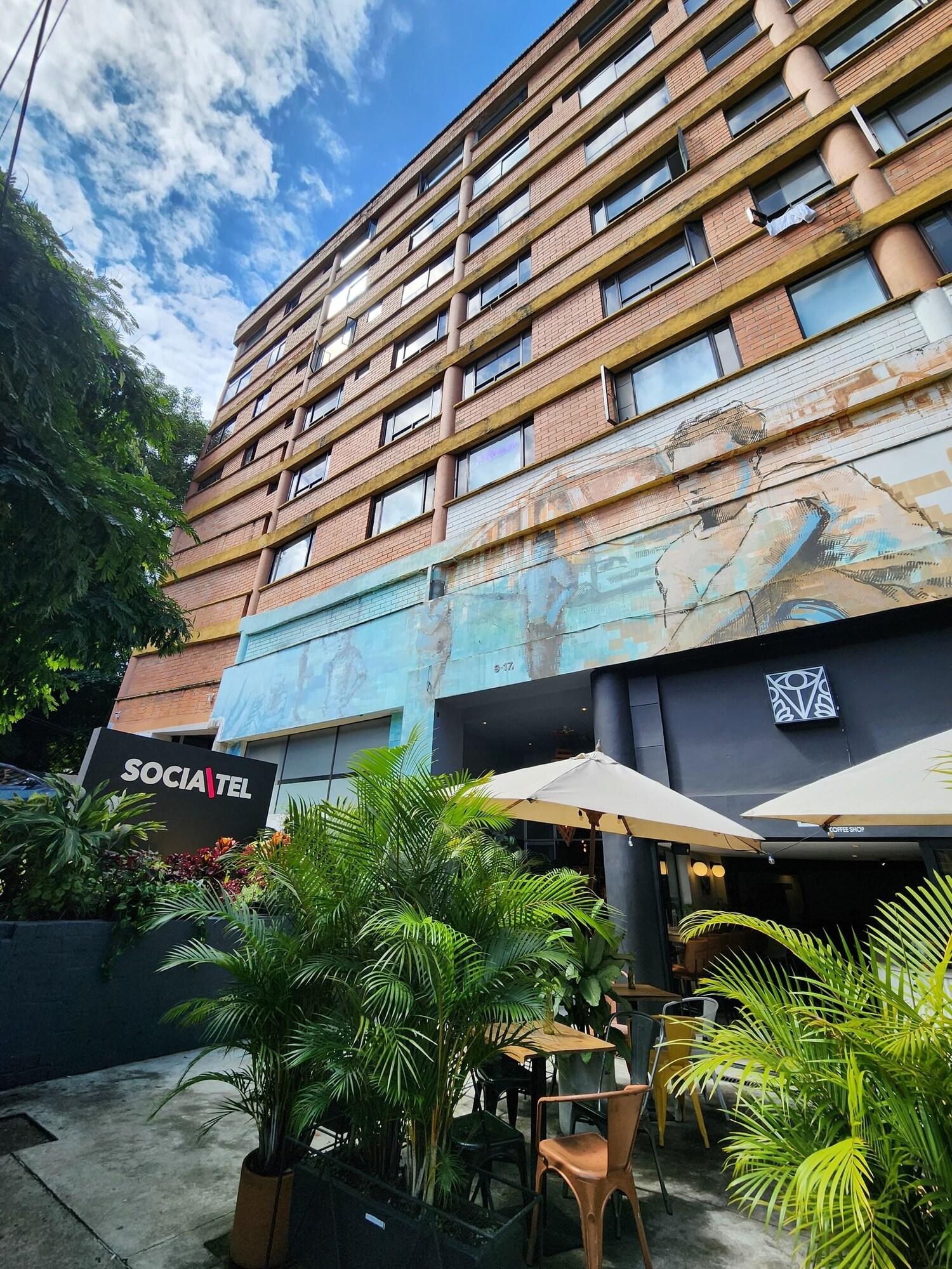 Vista Exterior Socialtel Medellin