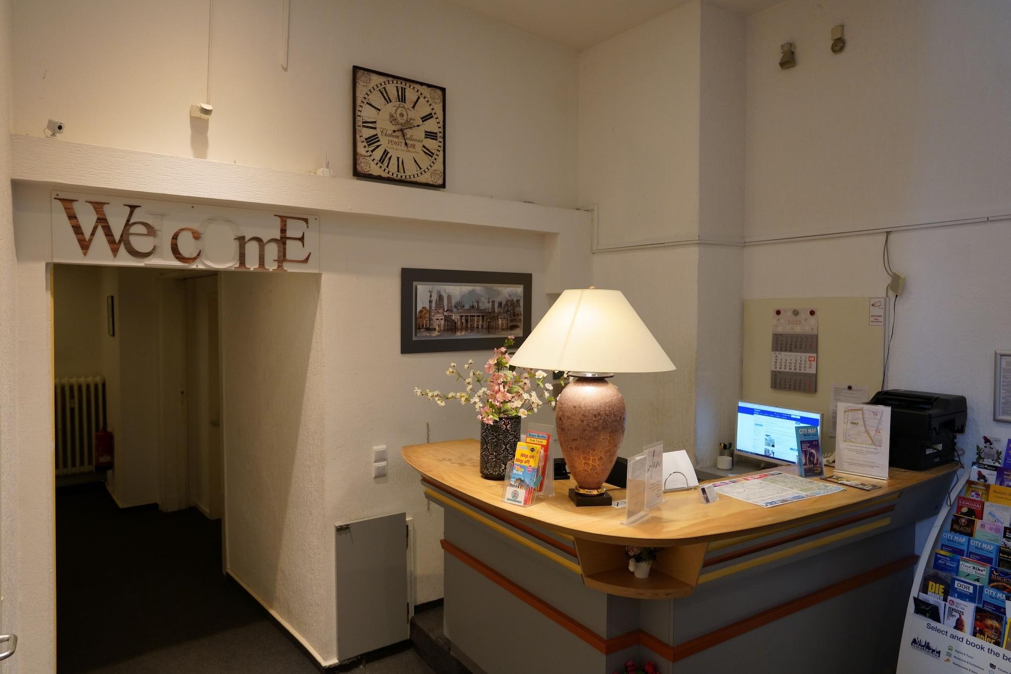 Vista Lobby Hotel Ambert
