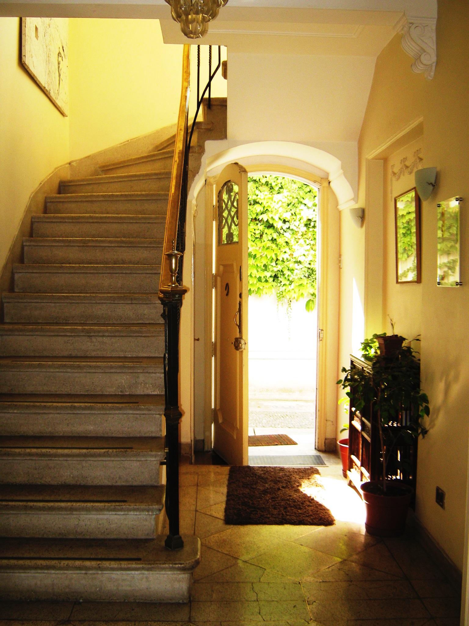 Vista Lobby Hotel L'Ambassade