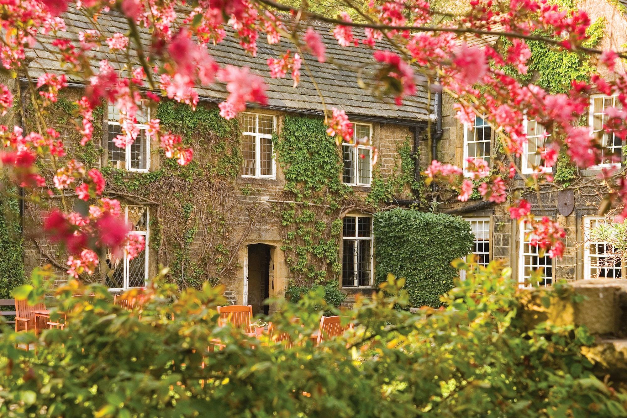 Vista Exterior Whitley Hall Hotel