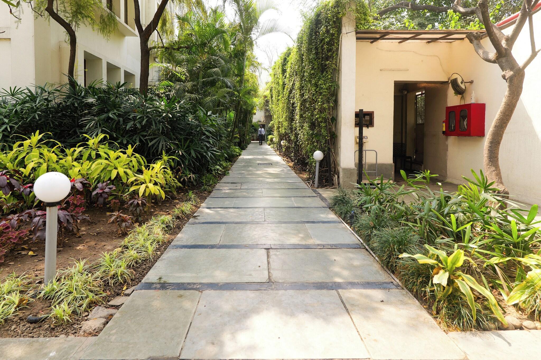 Vista Exterior The Manor Hotel