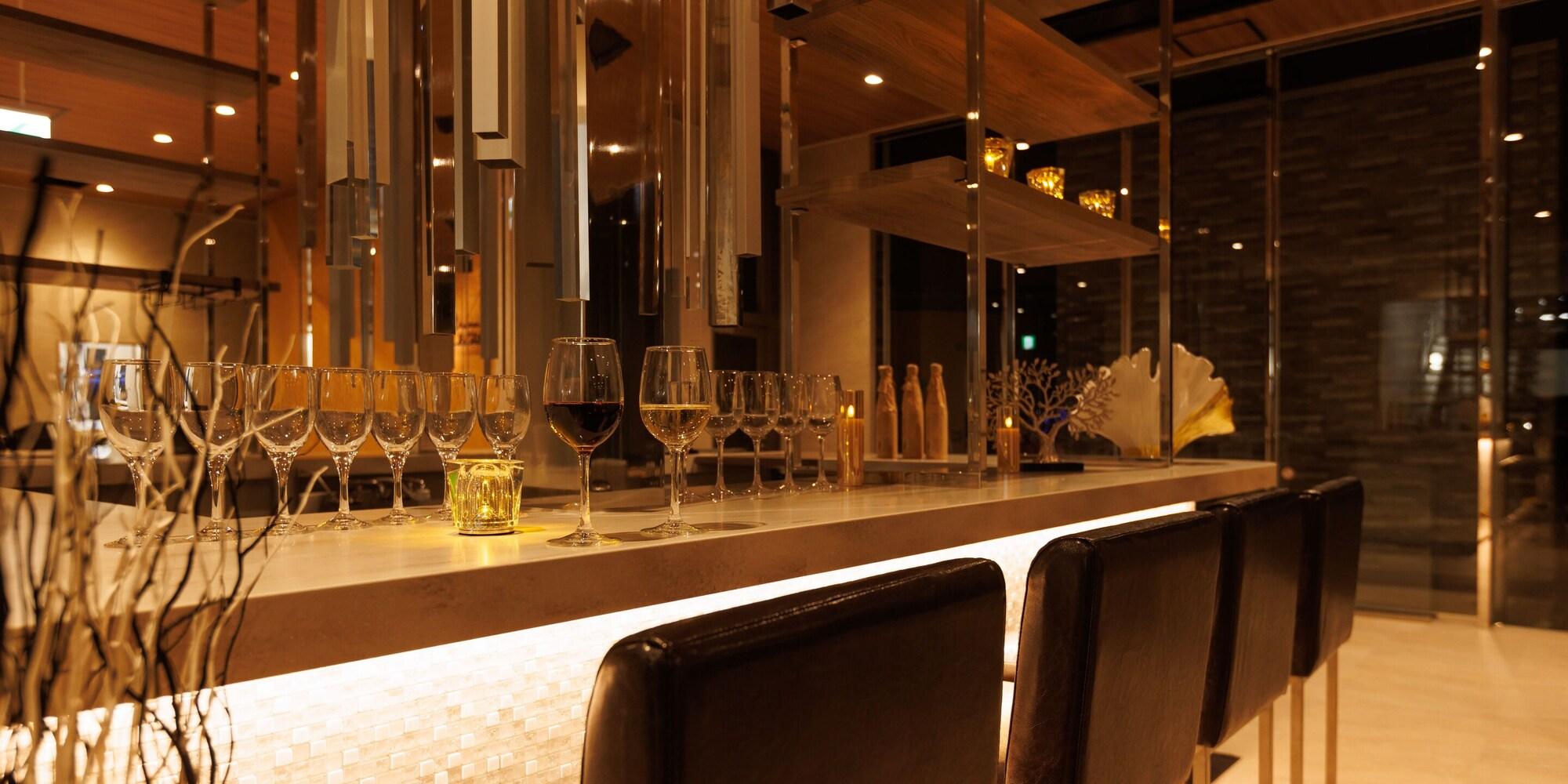 Bar/Salón ALBAHOTELANDGLAMPING