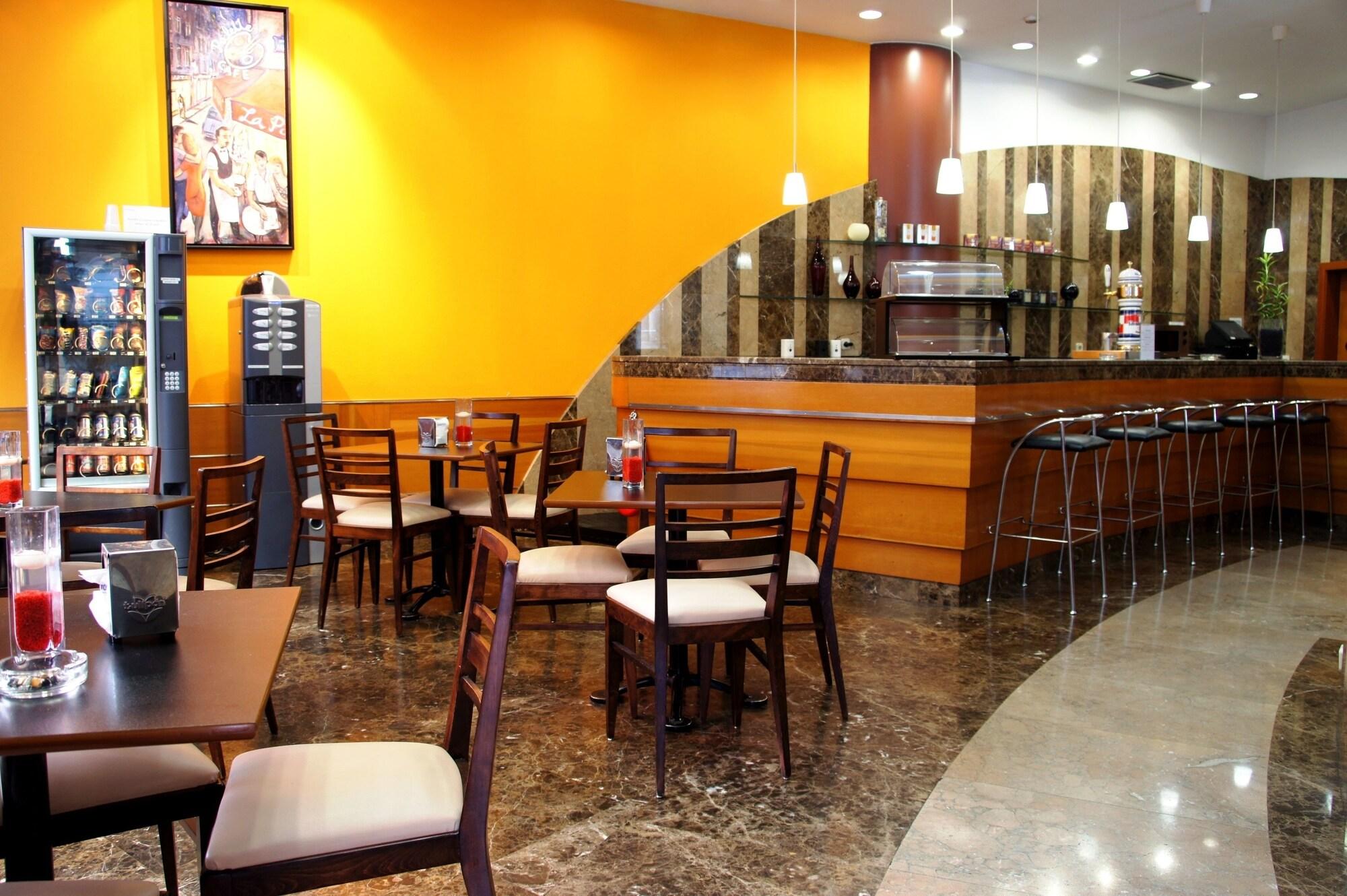 Bar/Salón Hotel & Aparthotel Cosmos