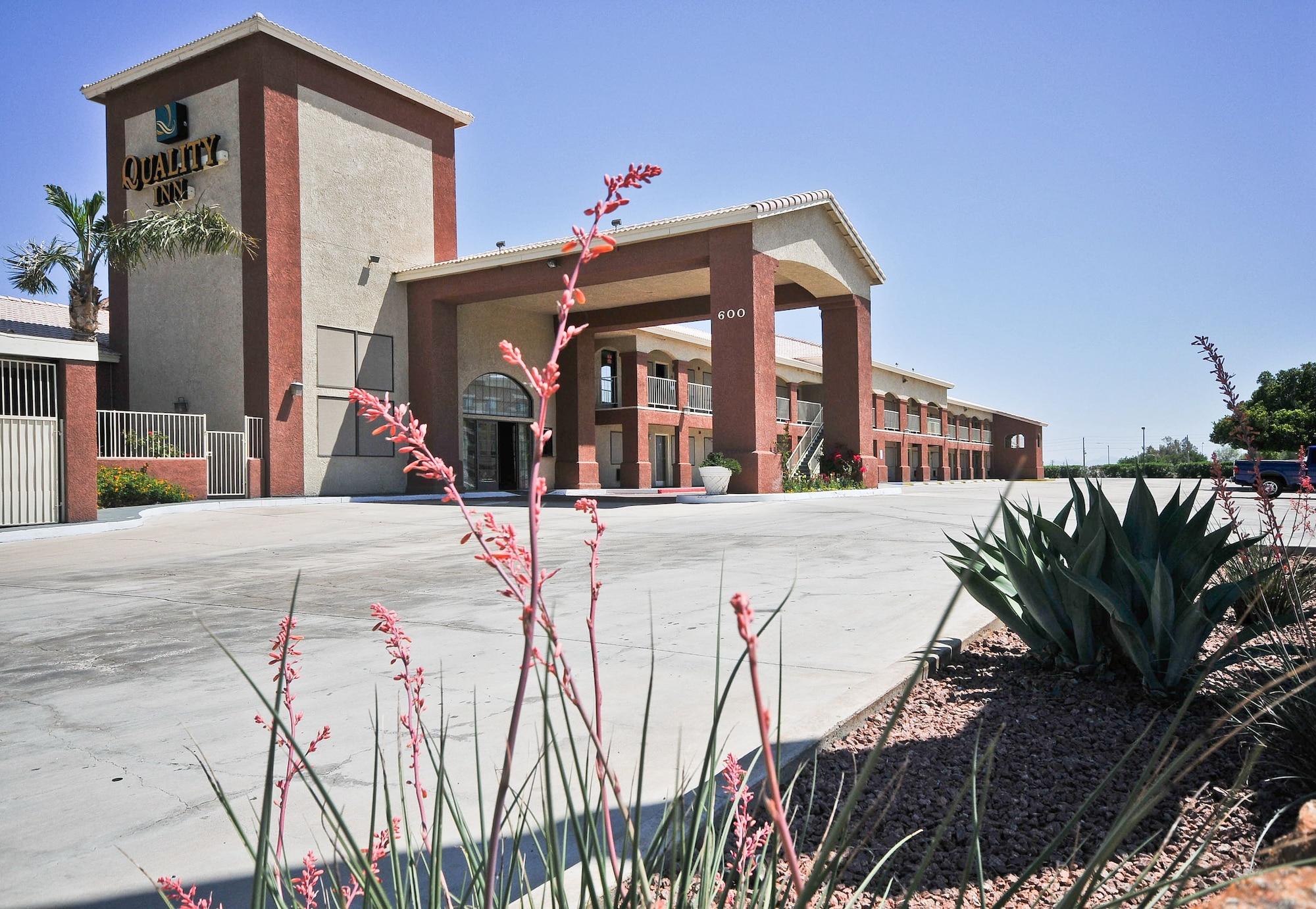 Vista Exterior Quality Inn Blythe I-10