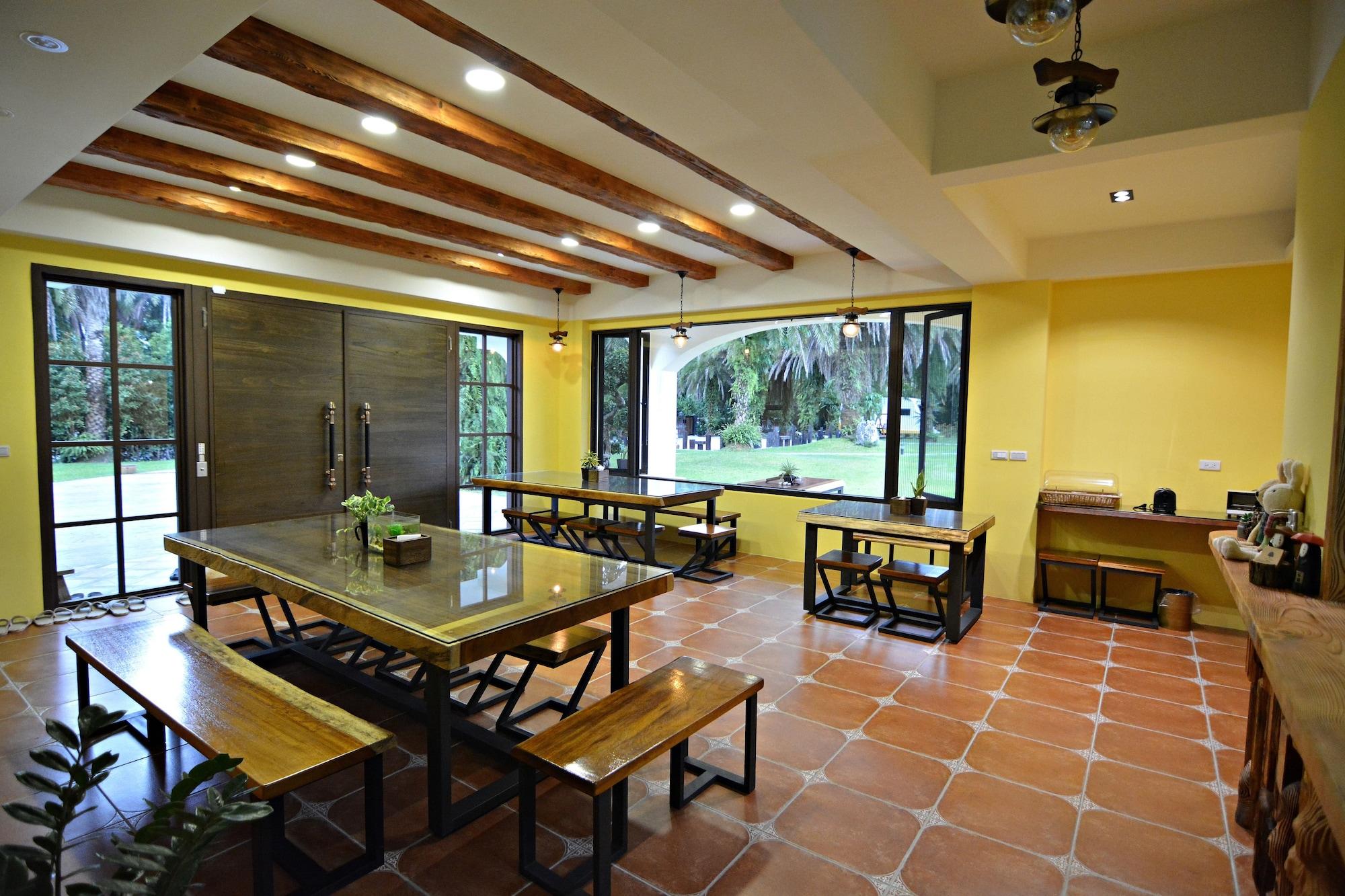 Vista Lobby Greenfield B&B