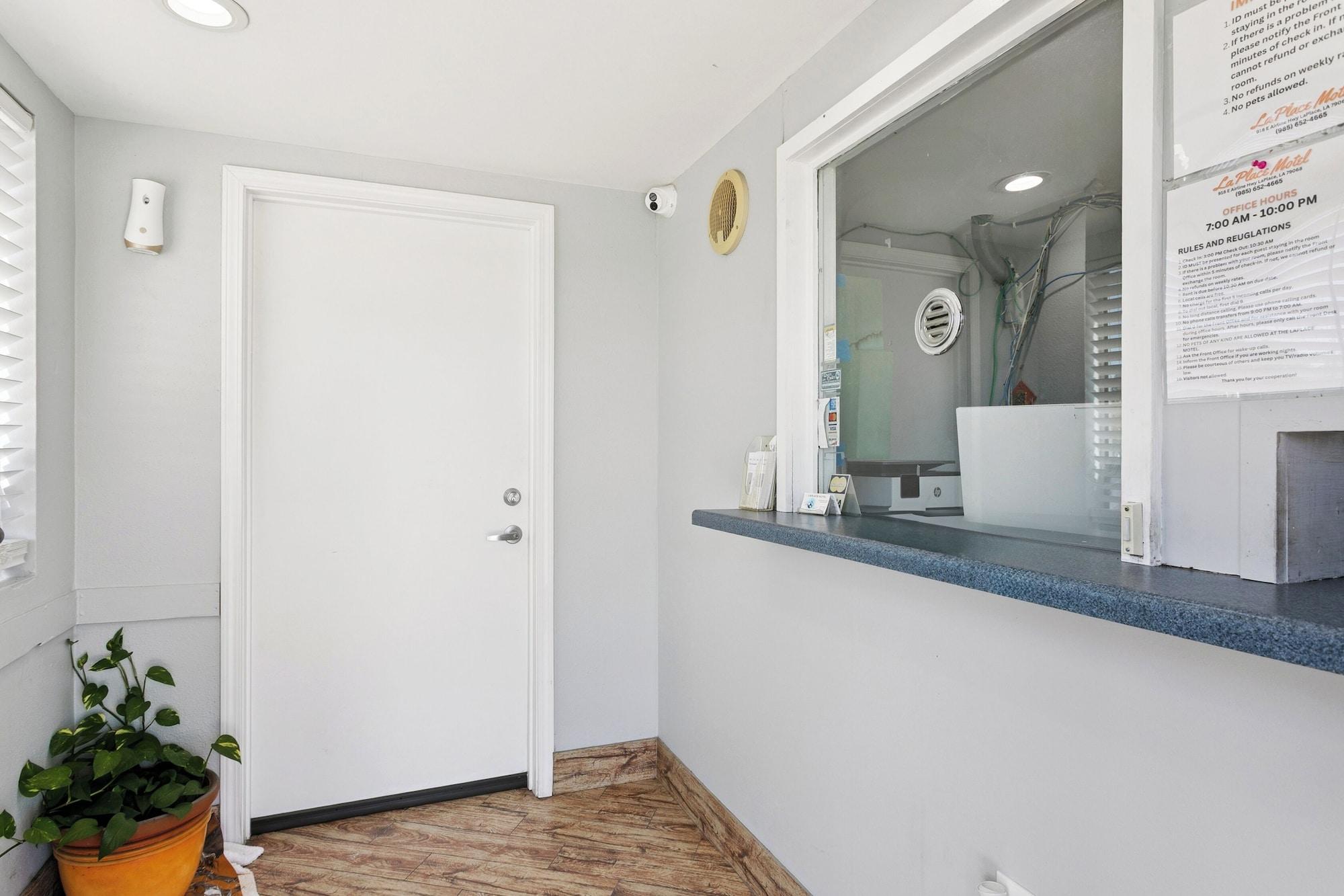 Vista Lobby LaPlace Motel