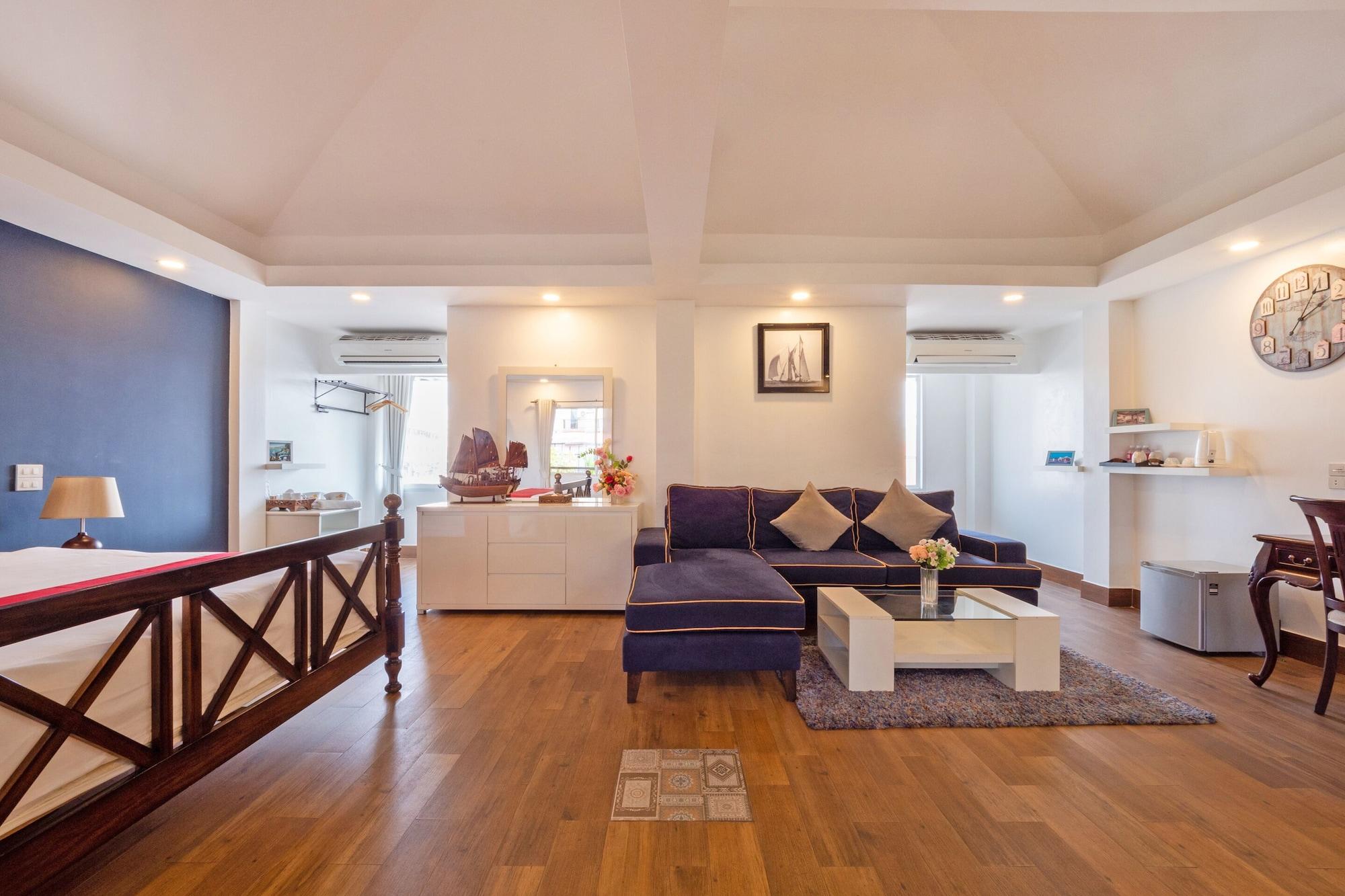 Varios The One Sabai Living