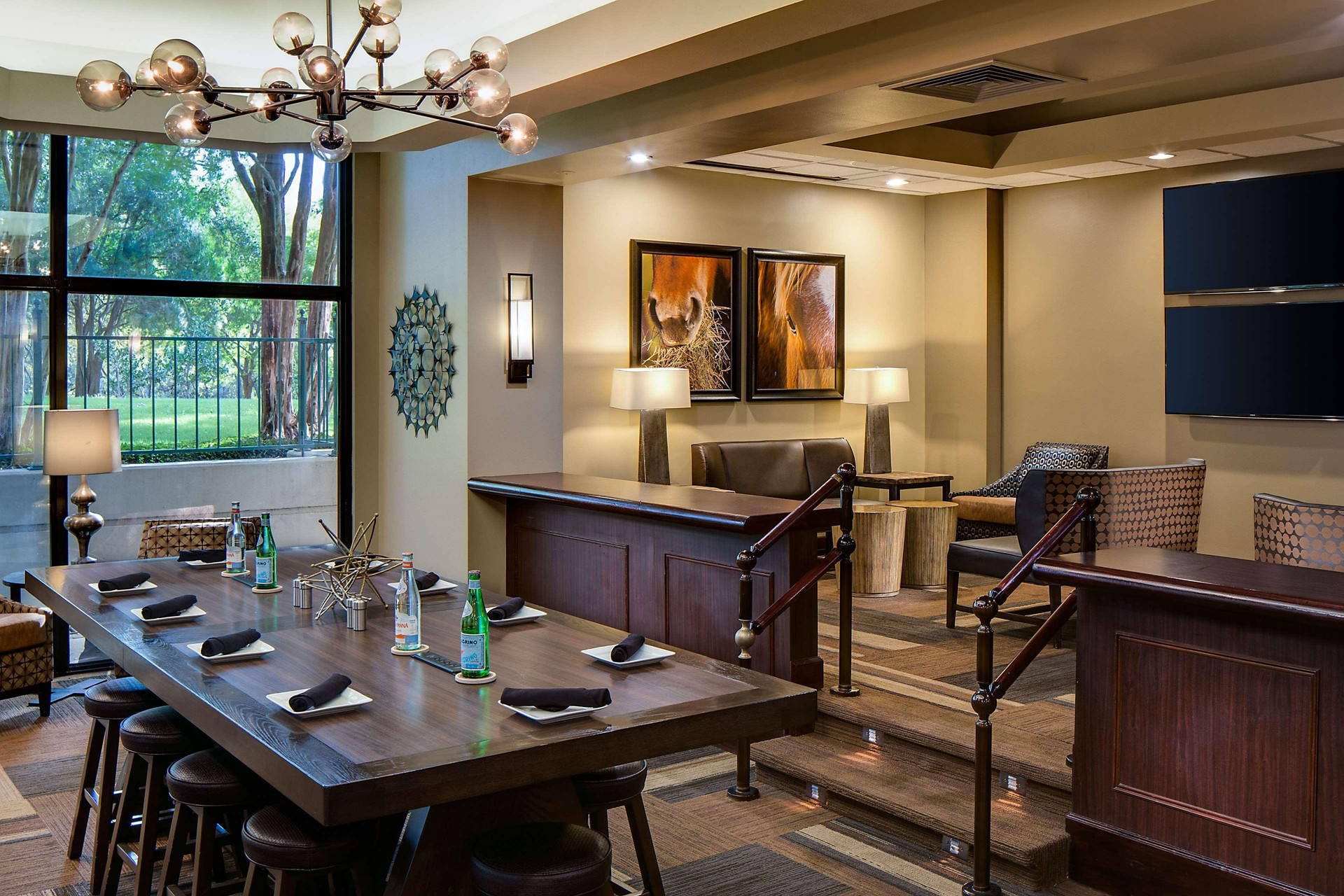 Restaurant Embassy Suites by Hilton Dallas Love Field