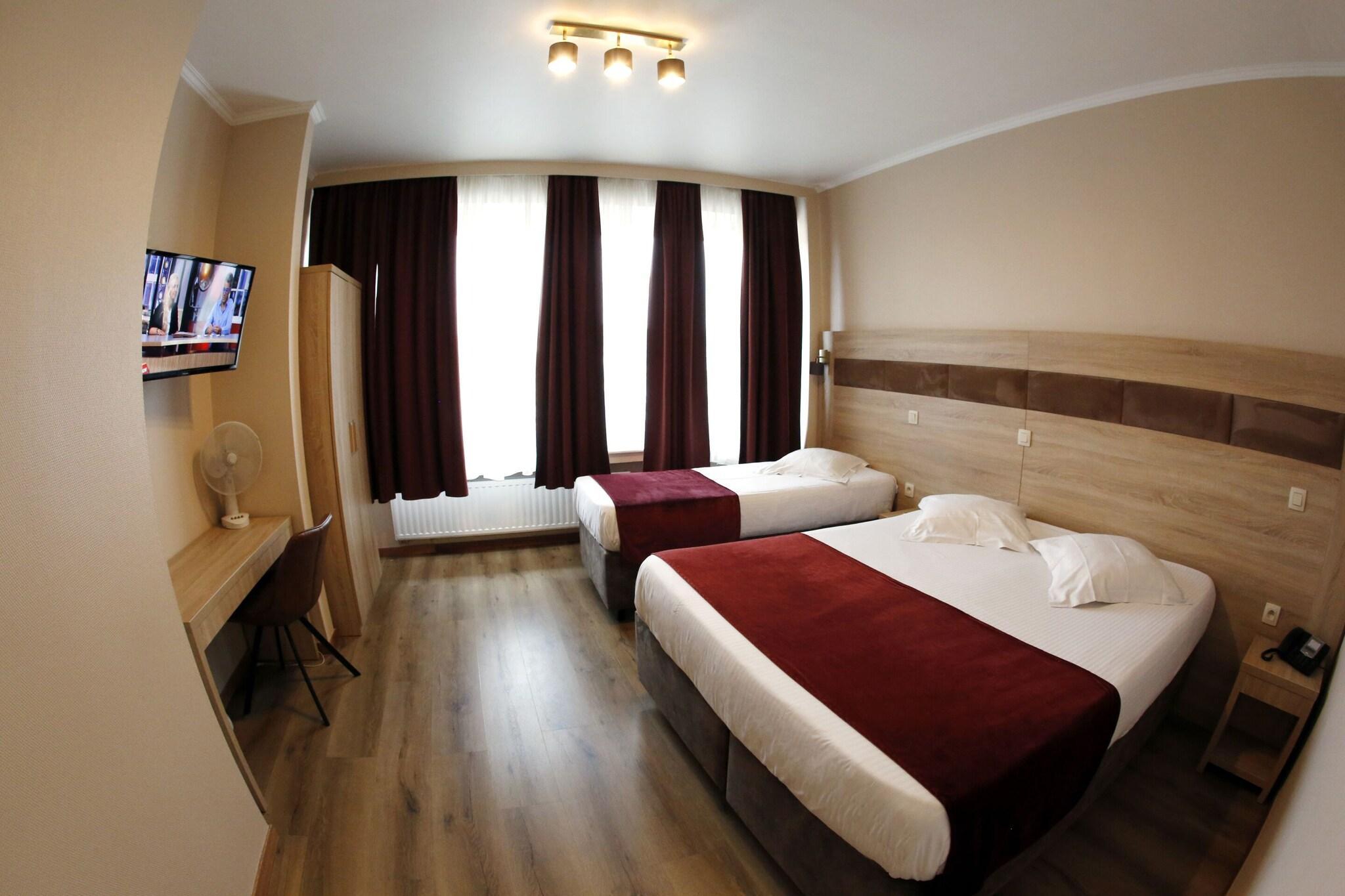 Varios Hotel de France