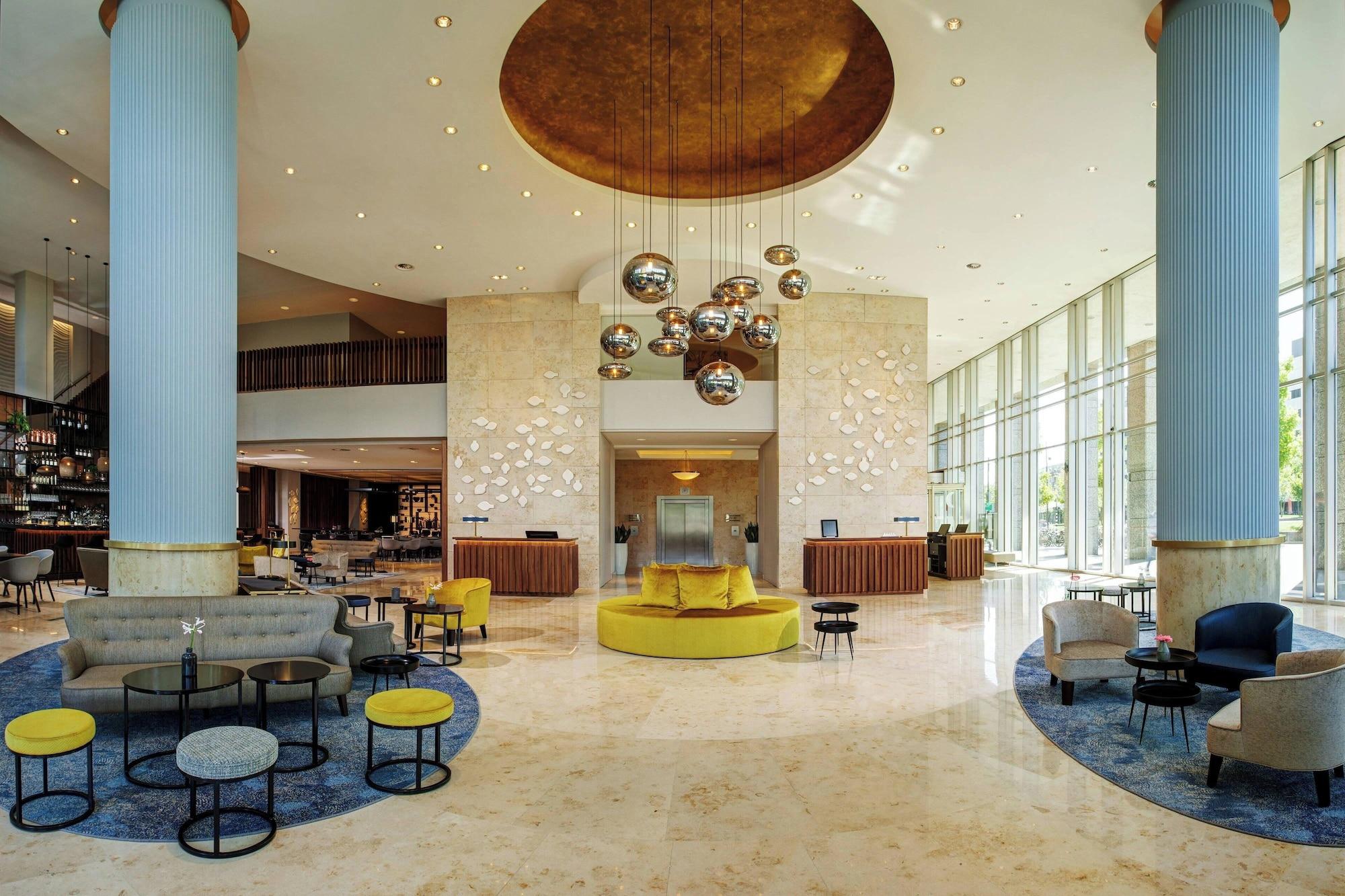 Vista Lobby Rotterdam Marriott Hotel