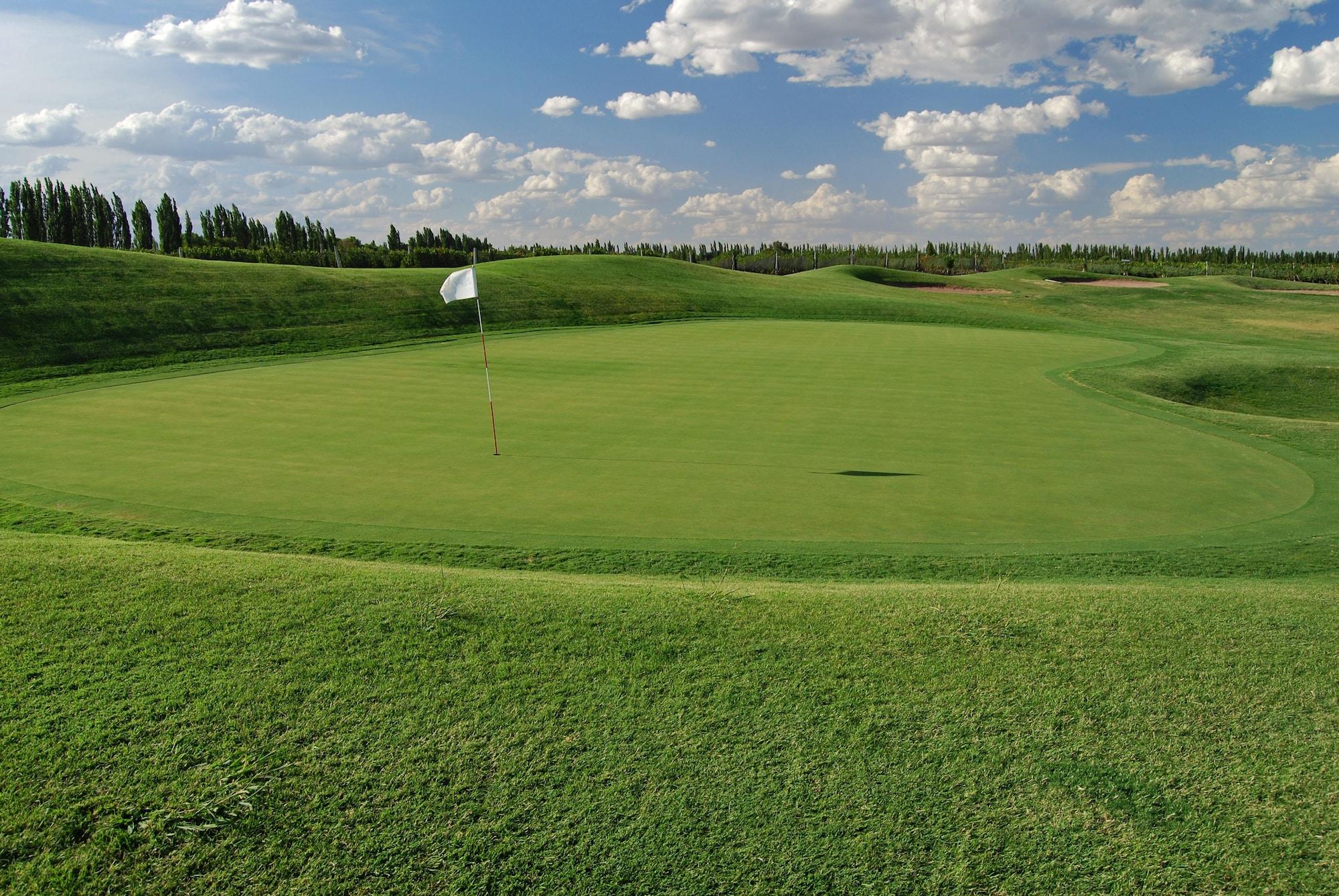 Campo de Golf Algodon Wine Estates and Champions Club