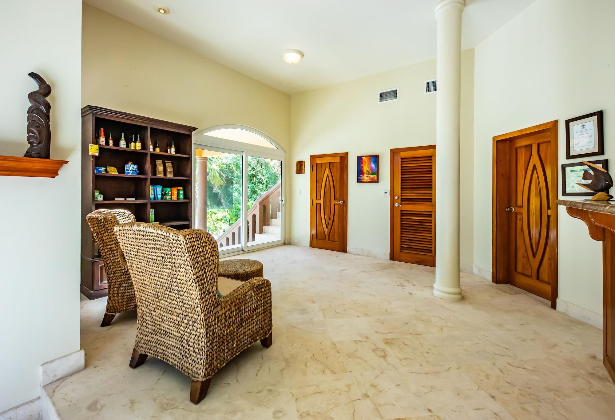 Vista Lobby Belizean Cove Estates