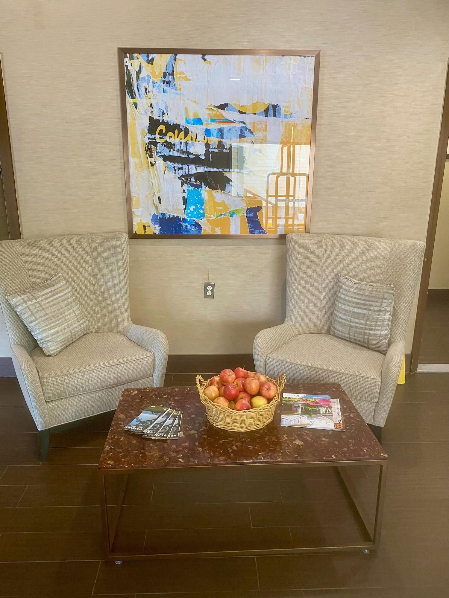 Vista Lobby Comfort Inn Rutland - Killington