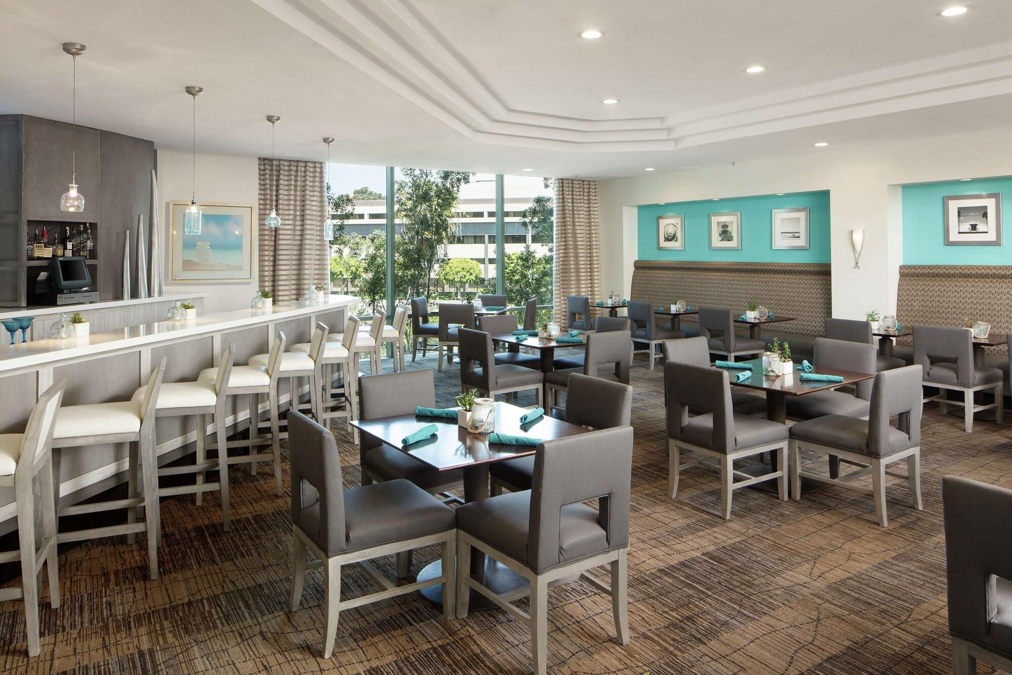 Restaurant DoubleTree by Hilton San Diego - Hotel Circle