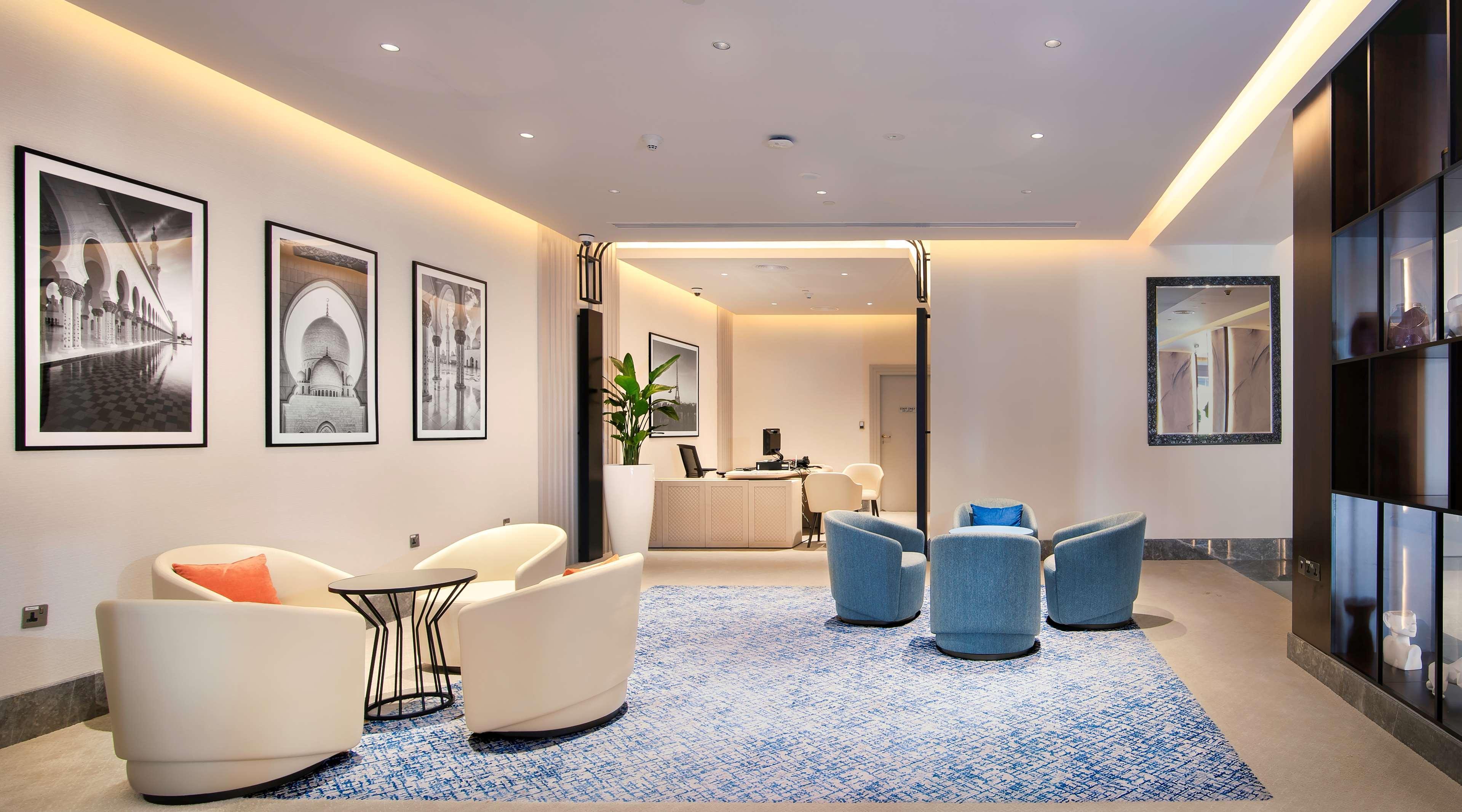 Vista Lobby Radisson Blu Hotel & Resort, Abu Dhabi Corniche