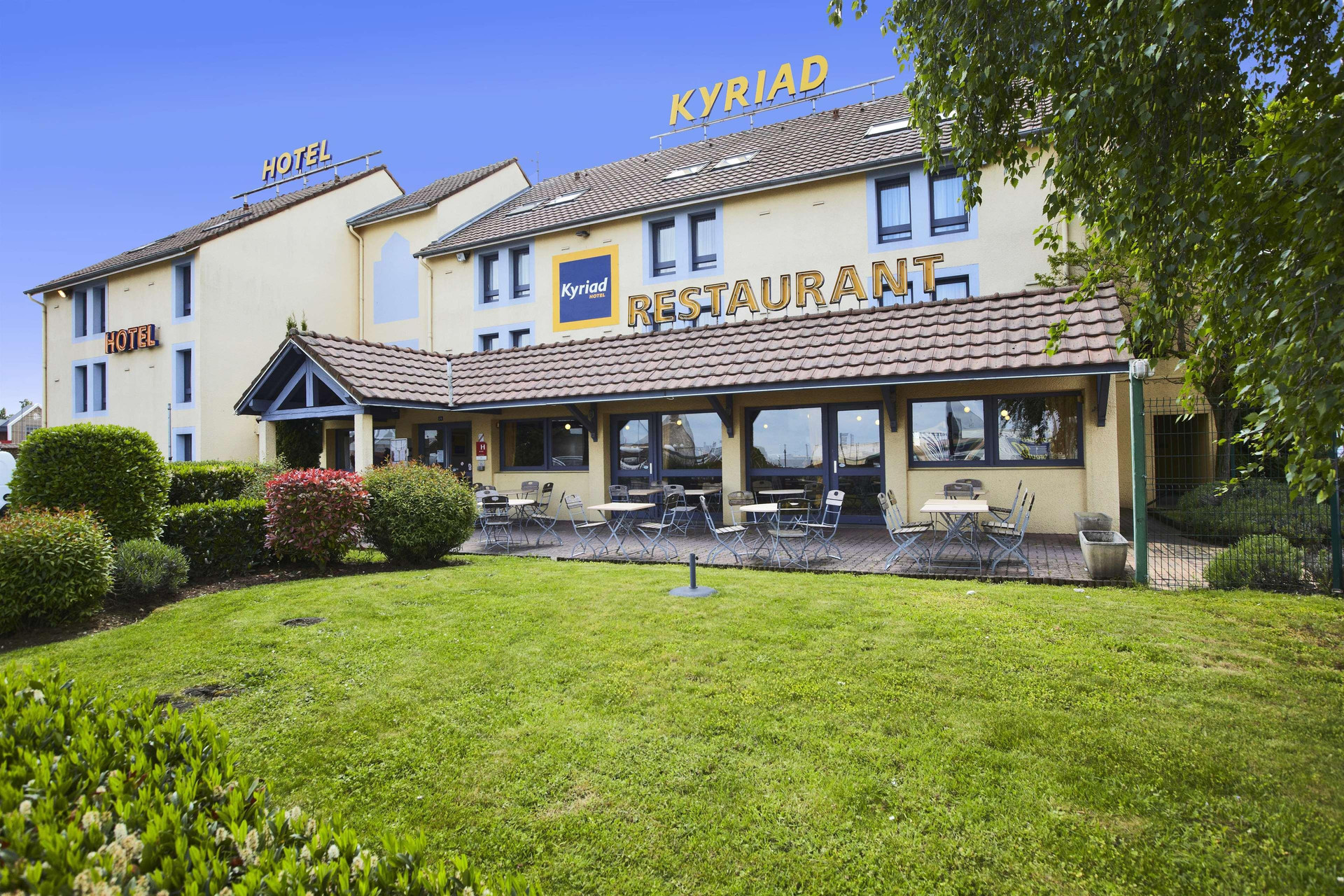 Vista Exterior Hotel Kyriad Beauvais Sud