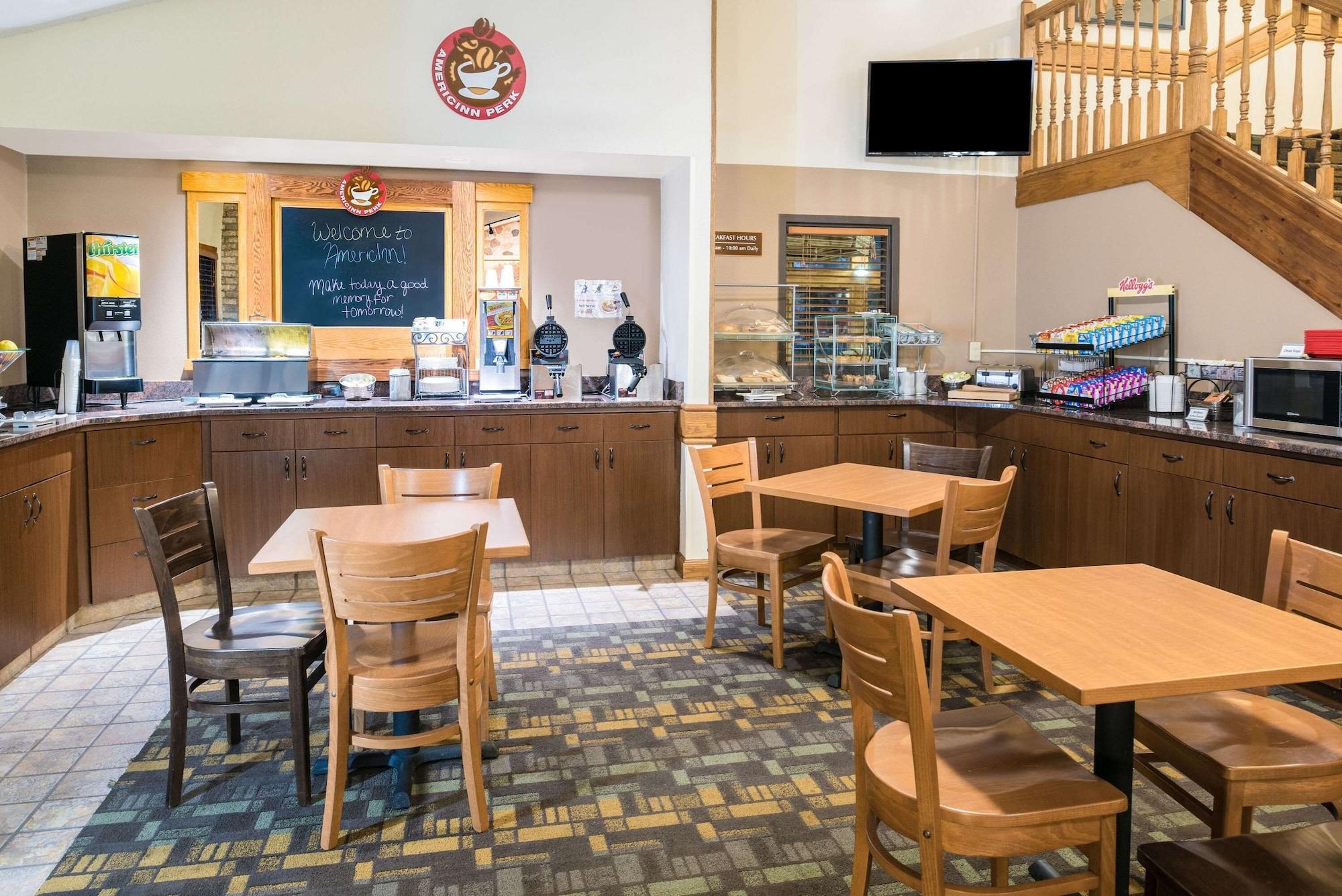 Restaurant AmericInn by Wyndham Wahpeton