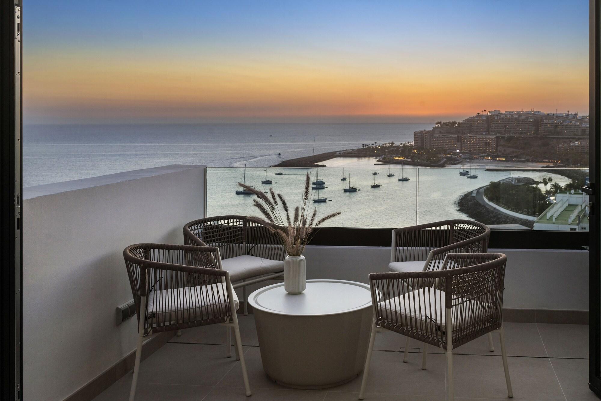 Varios Palmera Sea View