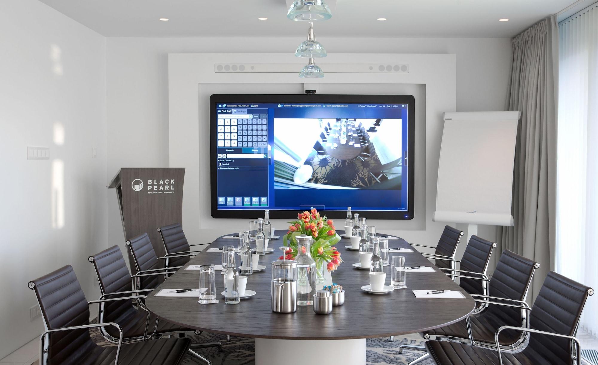 Sala de Reuniones Black Pearl Luxury Apartments