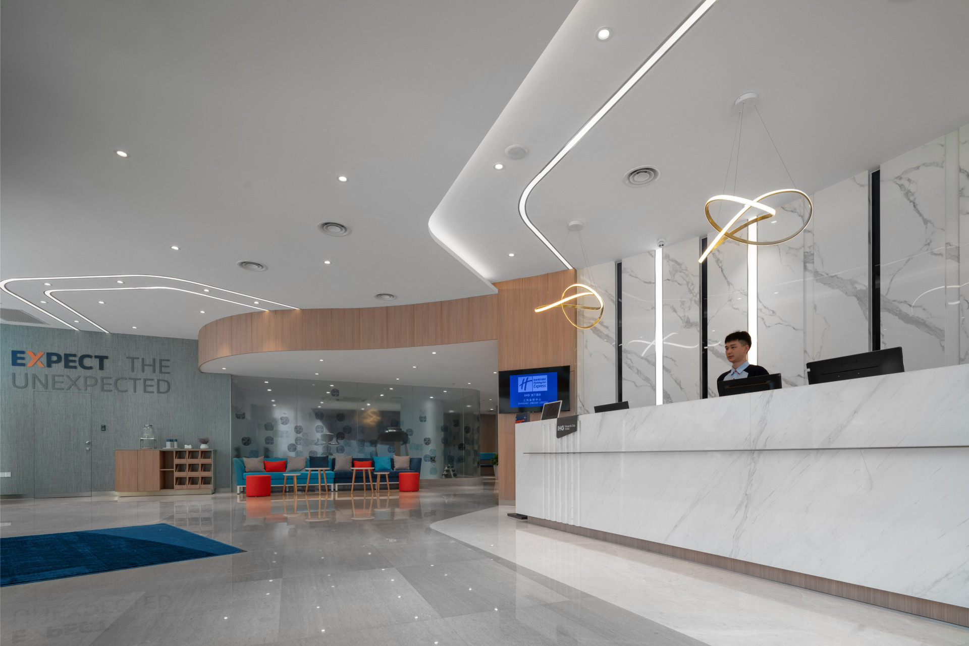 Vista Lobby Holiday Inn Express Shanghai Jinqiao Central by IHG