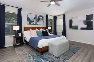 Alquiler Vacacional - 5 mns to Sea World! Beautiful, updated 1story home with large backyard & playset
