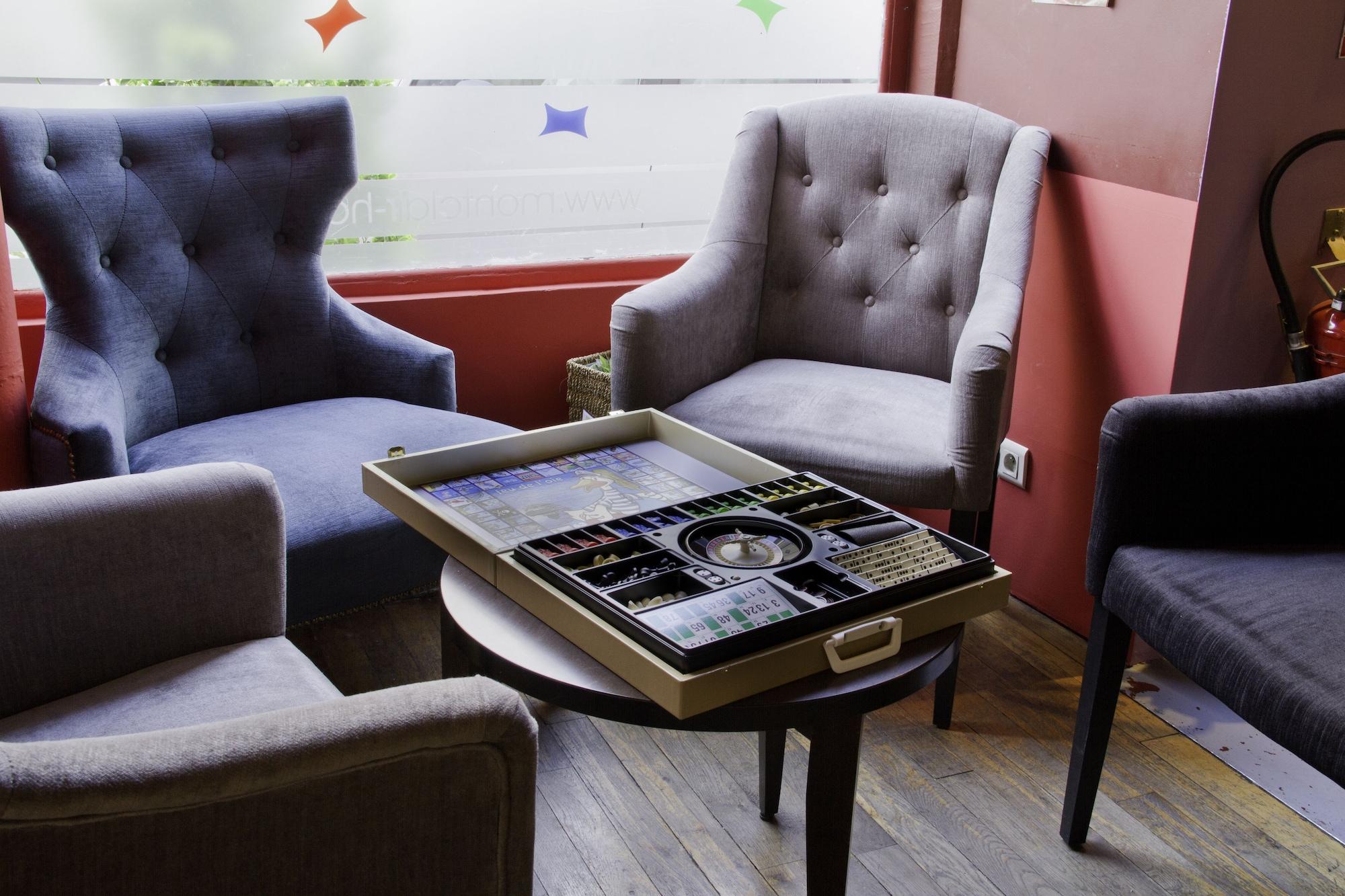 Vista Lobby Le Montclair Montmartre by River - Hostel