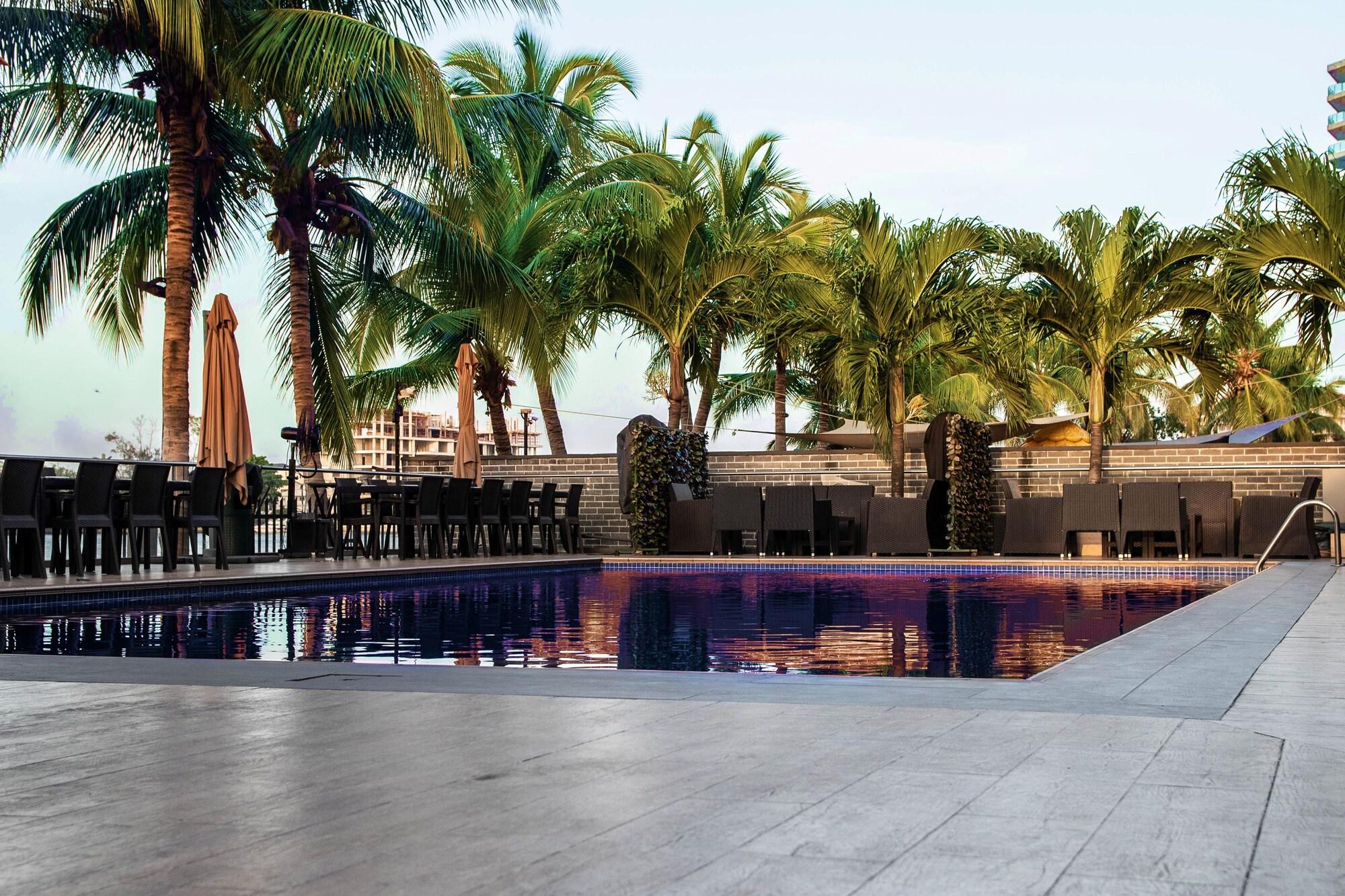 Vista Piscina Maroko Bayshore Suites