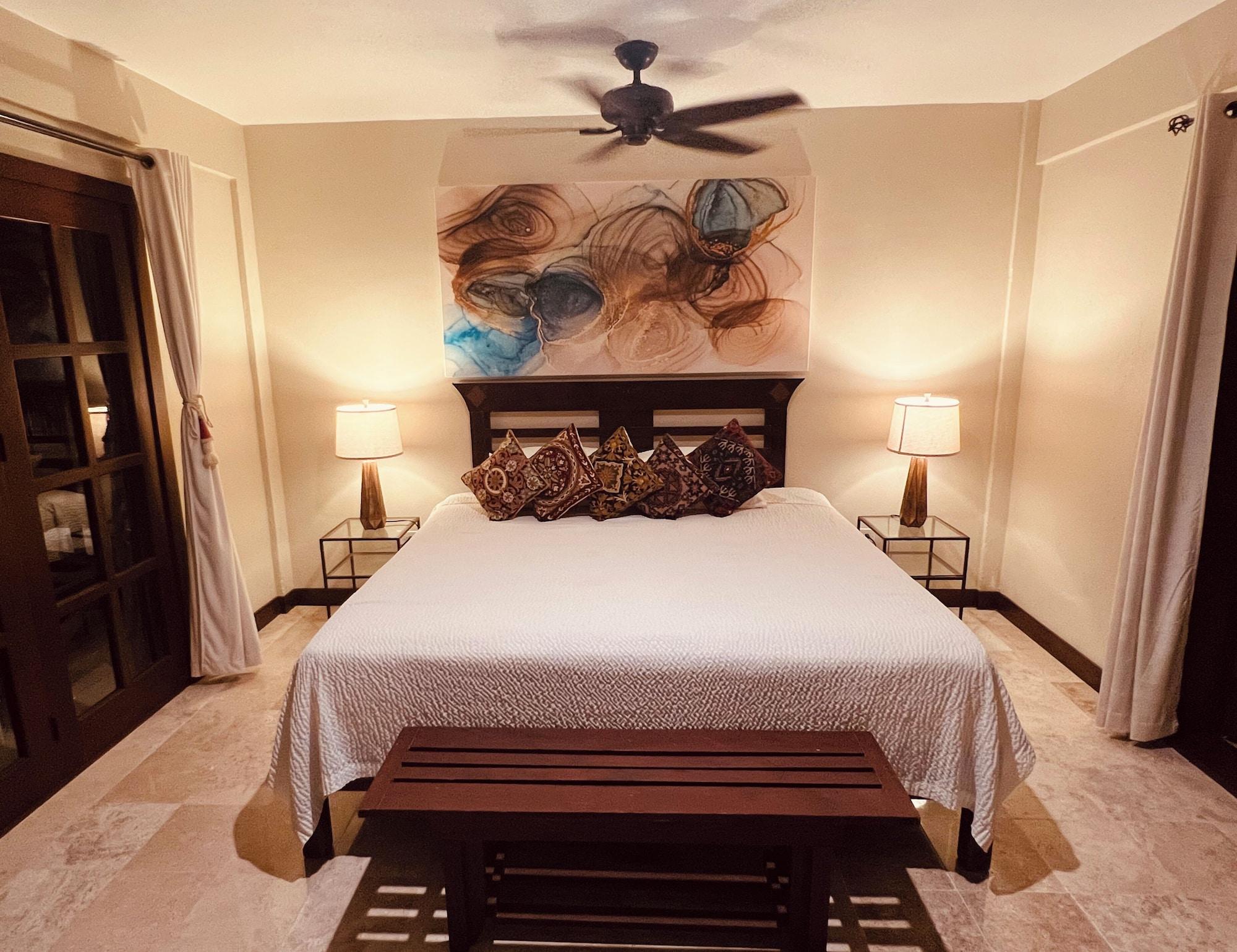 Varios Flamingo Hotel