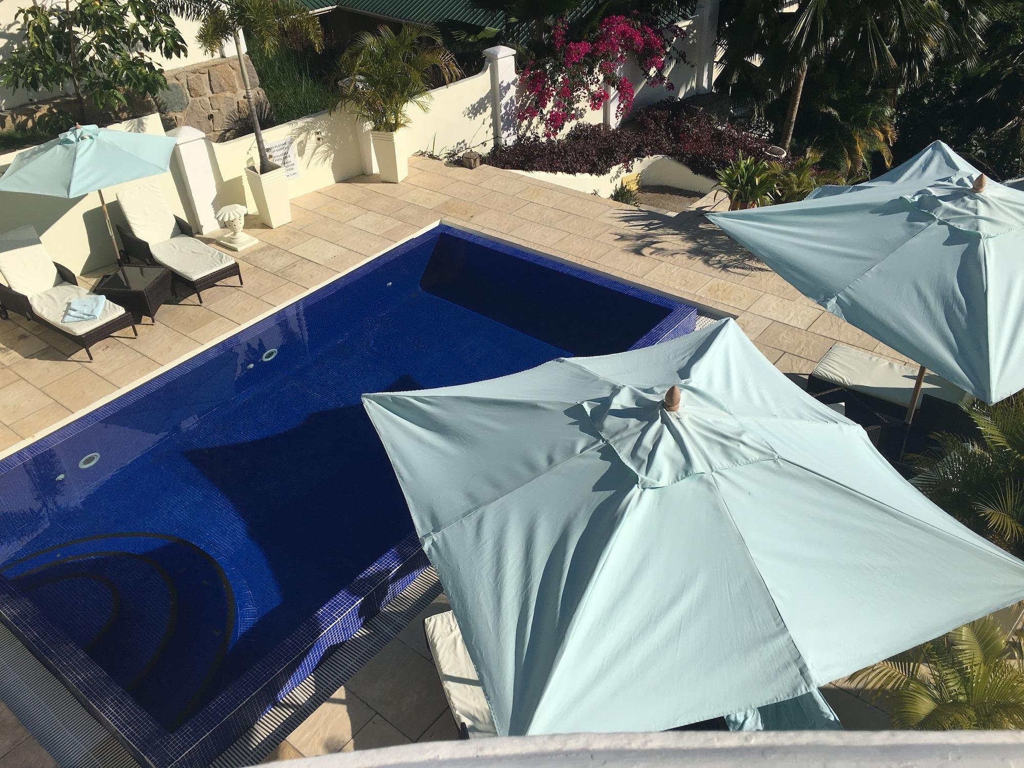 Vista Piscina Petit Amour Villa