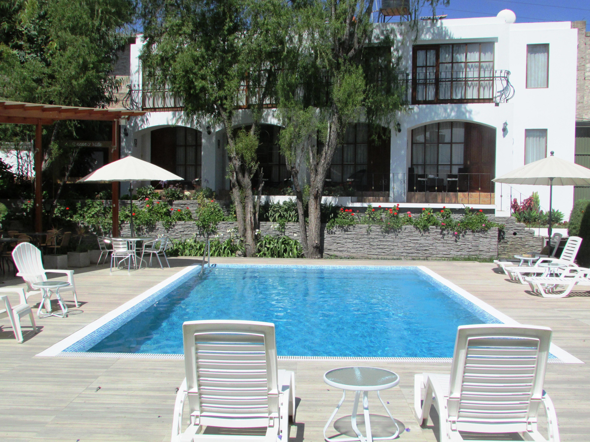 Vista Piscina Queen's Villa
