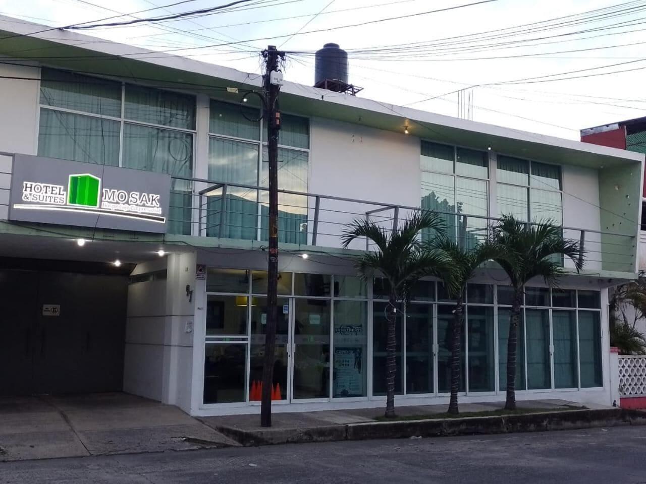 Vista Exterior Hotel & Suites Mo Sak
