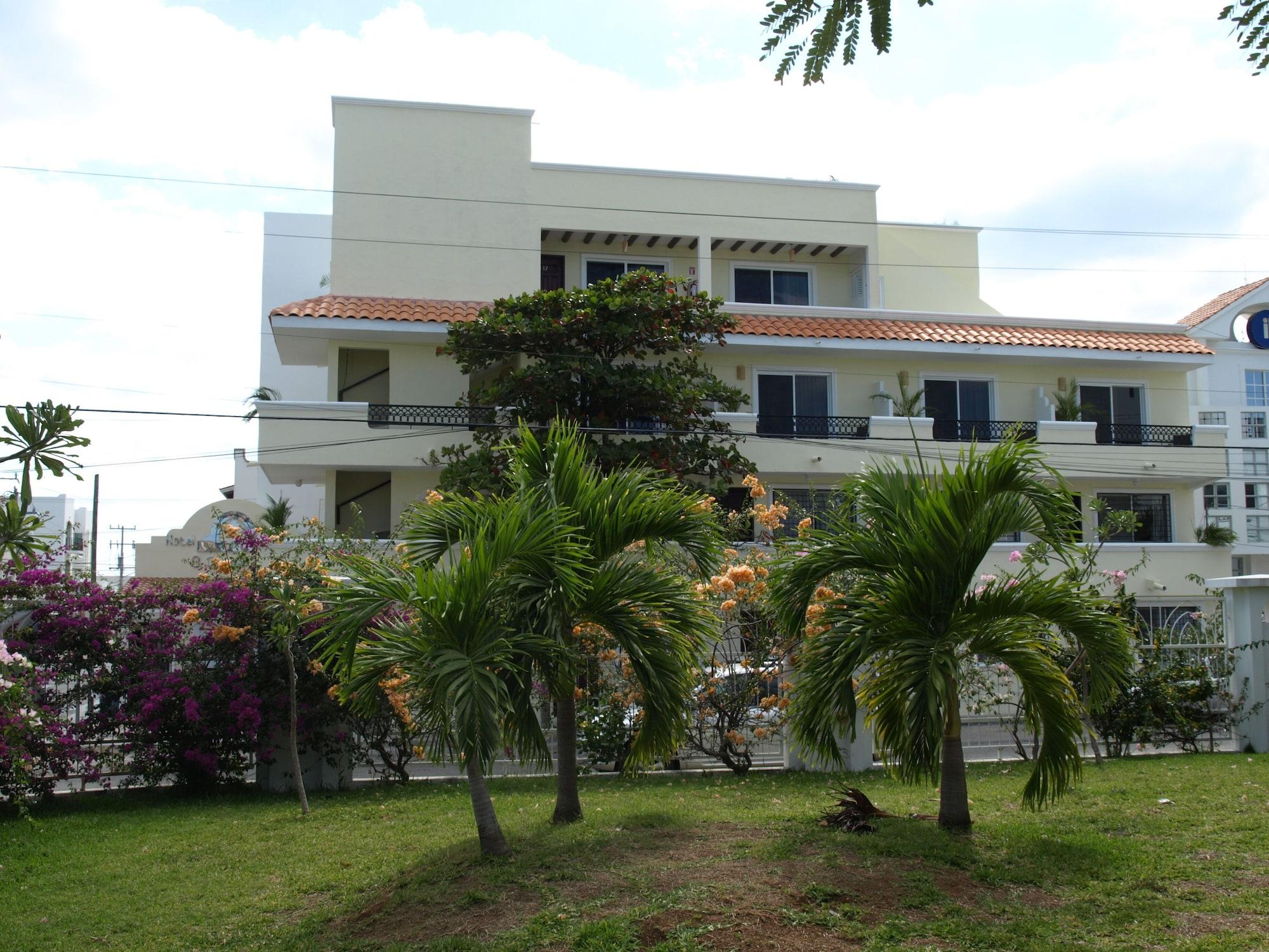 Vista Exterior Hotel El Campanario