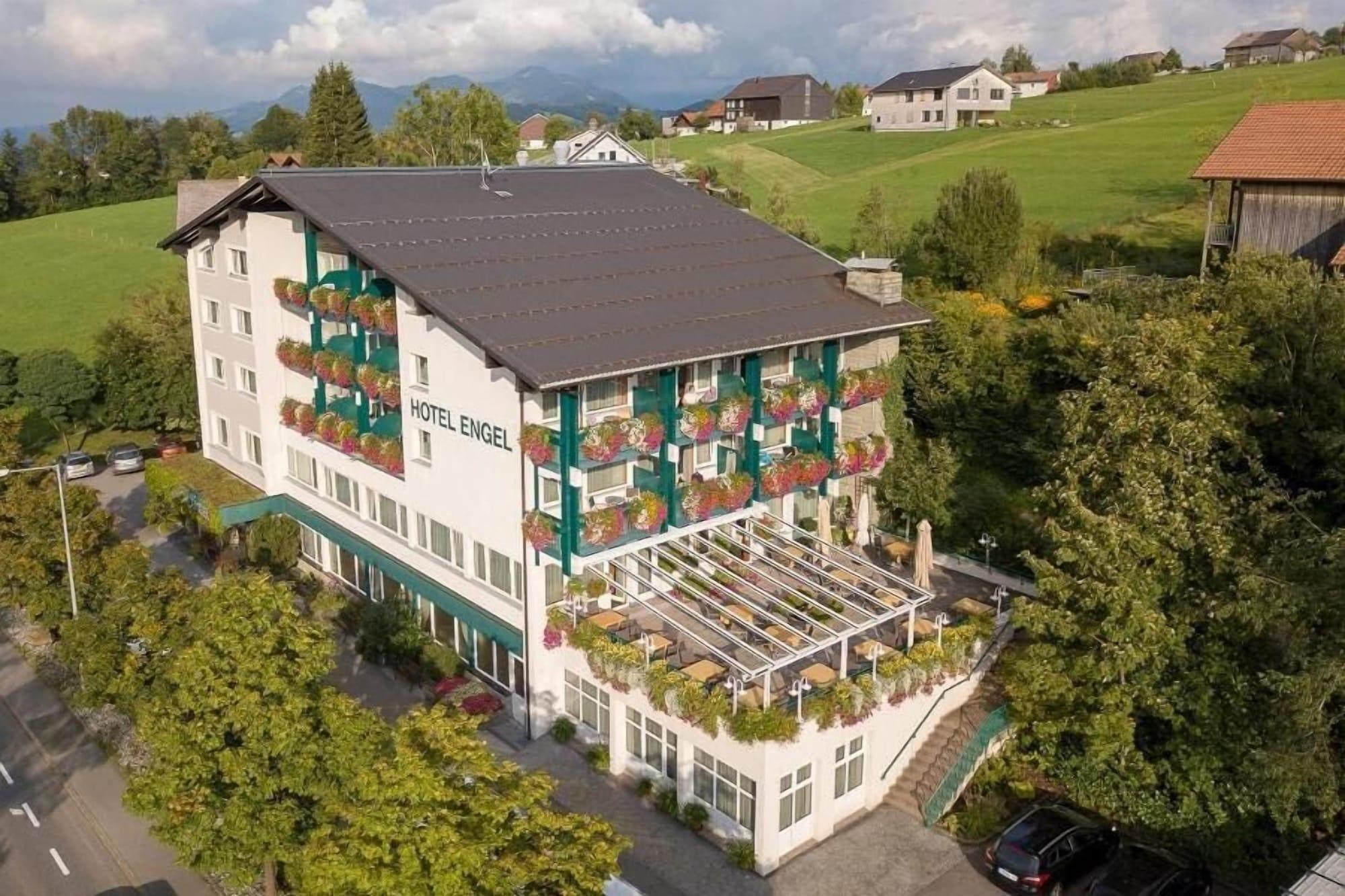 Vista Exterior Hotel Engel