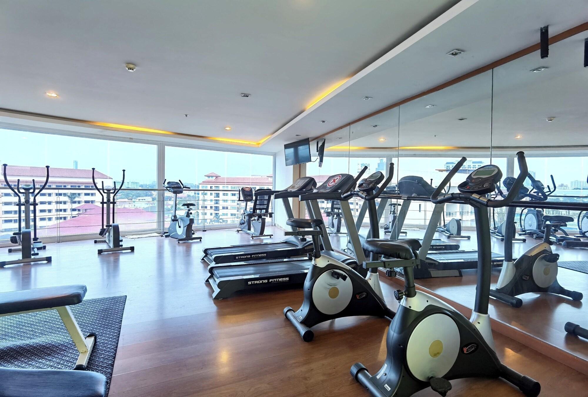 Gimnasio Nova Suites Pattaya by Compass Hospitality