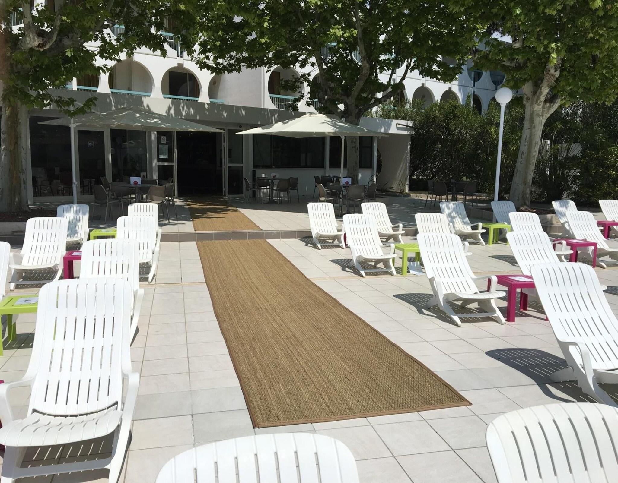 Vista Piscina Resideal Bernard de Ventadour